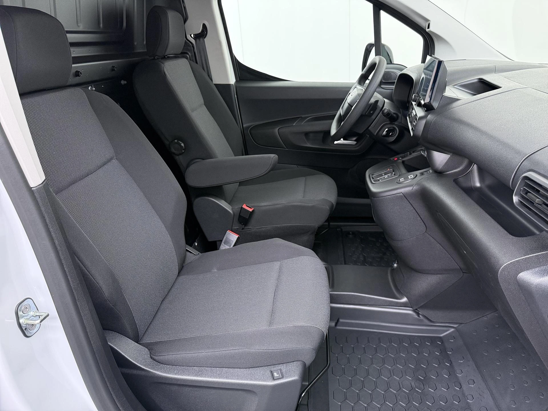 Opel-Combo-e-image-30