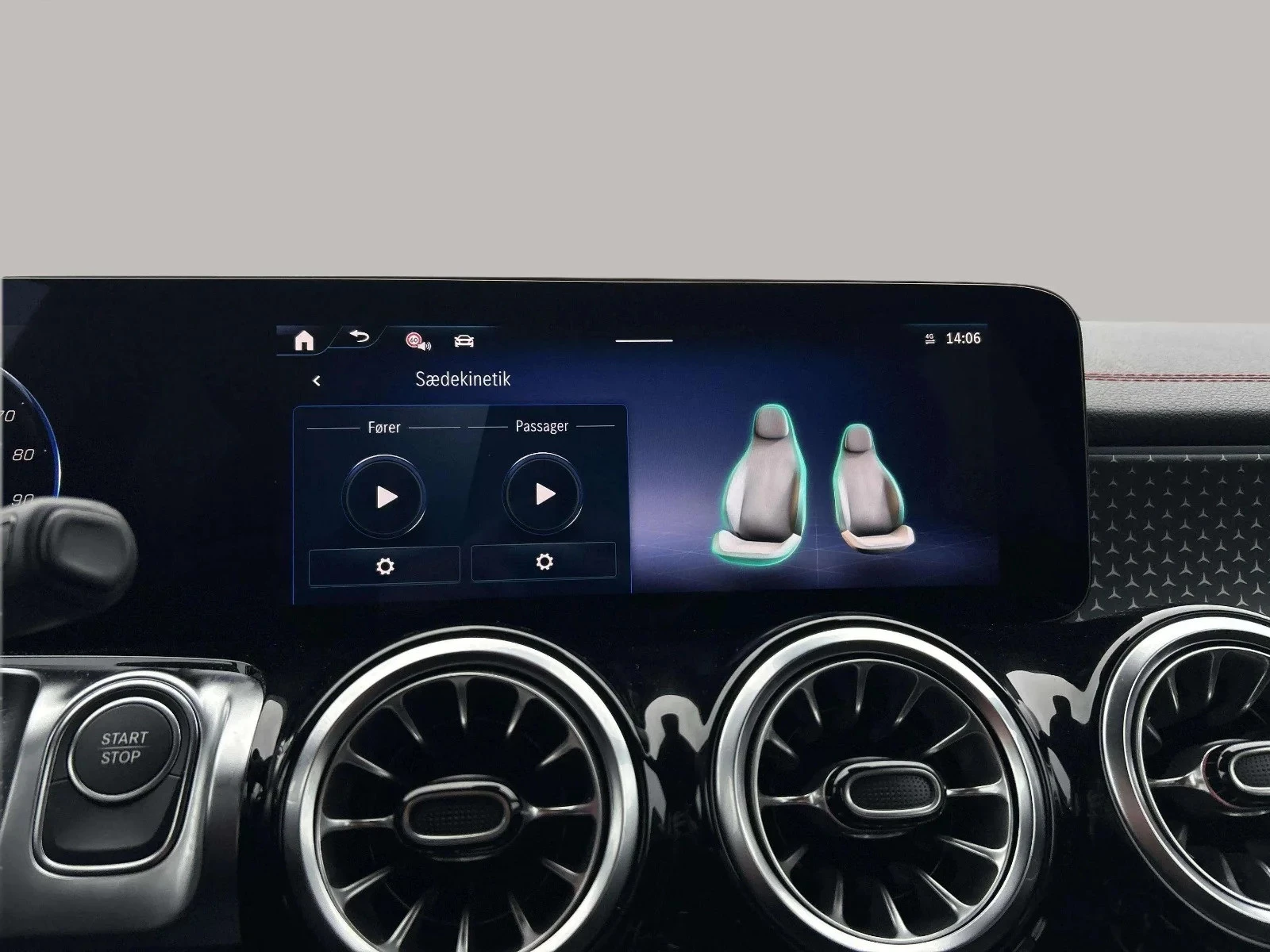 Mercedes-Benz-EQB-image-18