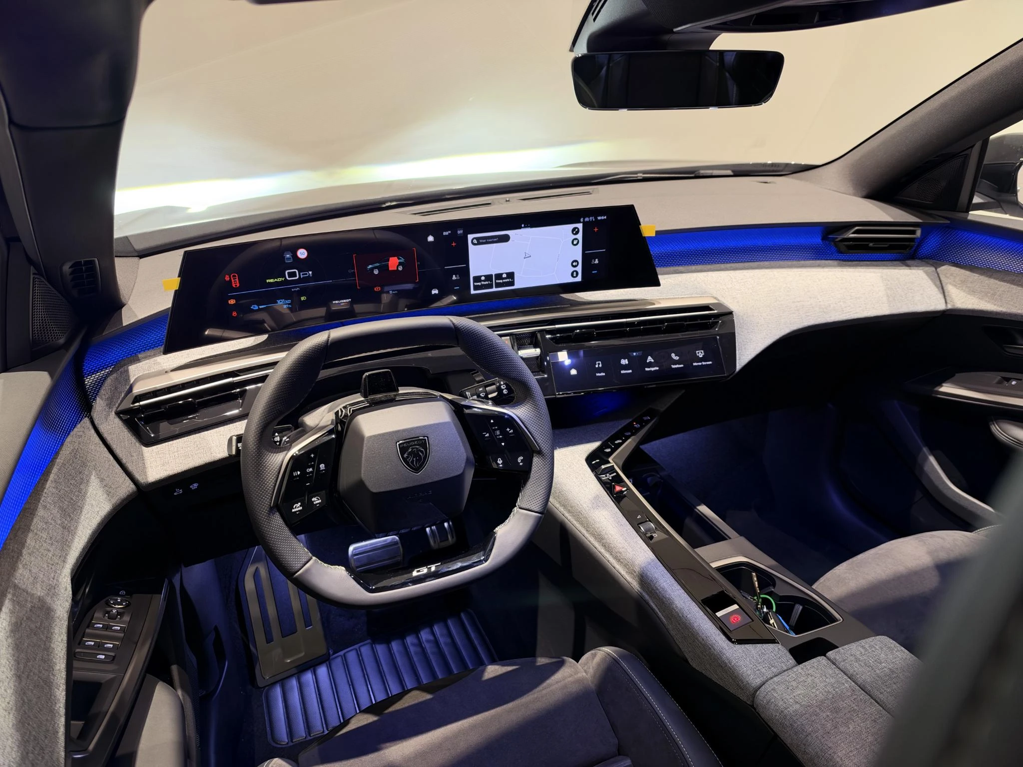 Peugeot-e-5008-image-15