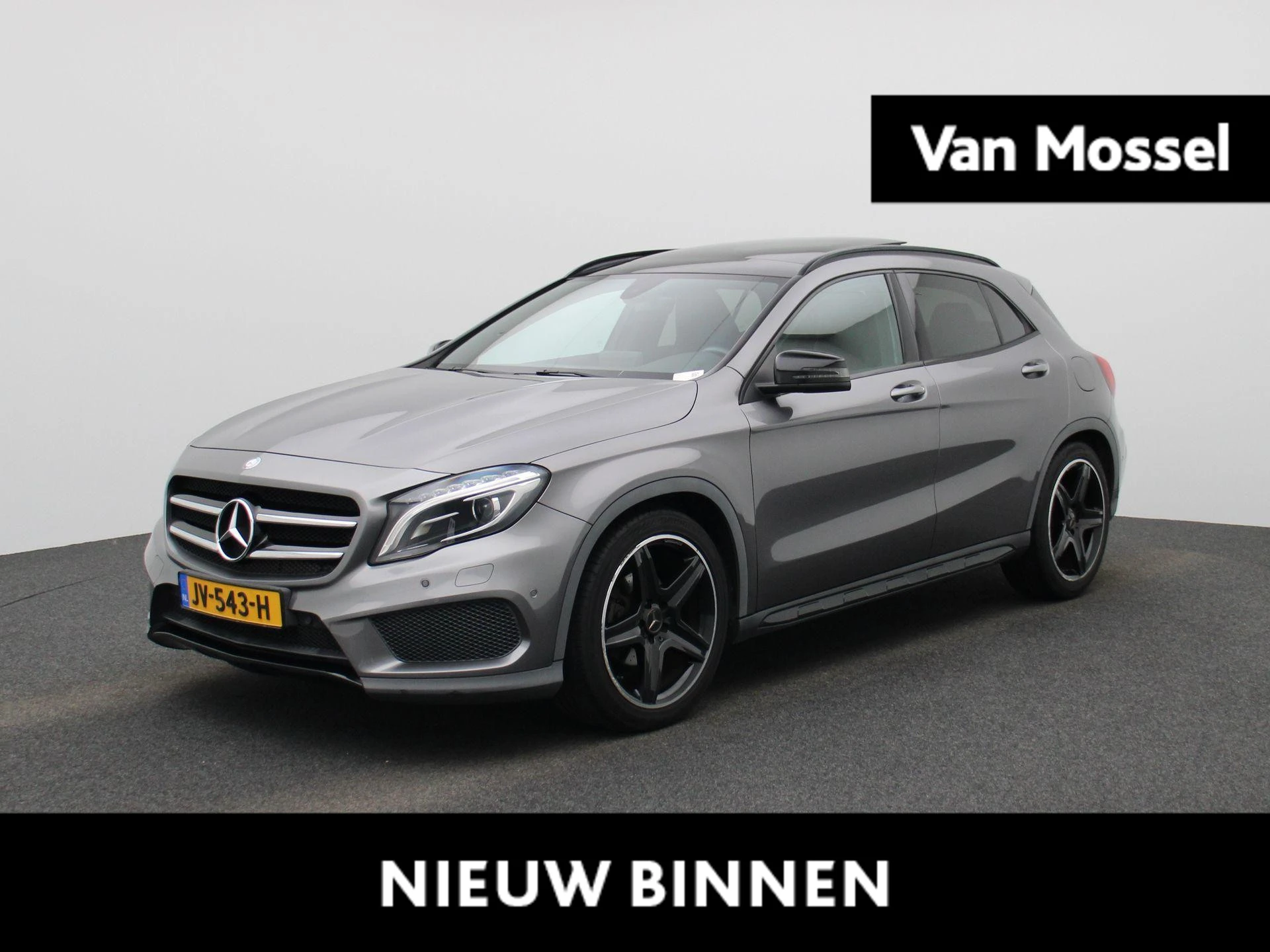 Mercedes-Benz-GLA-image-0