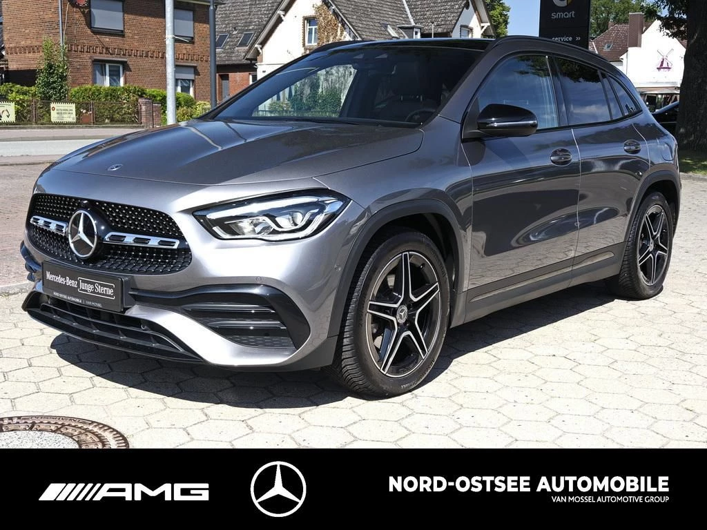 Mercedes-Benz GLA 200 AMG NIGHT AHK PANO PARKPAKET NAVI SITZH AMG Line