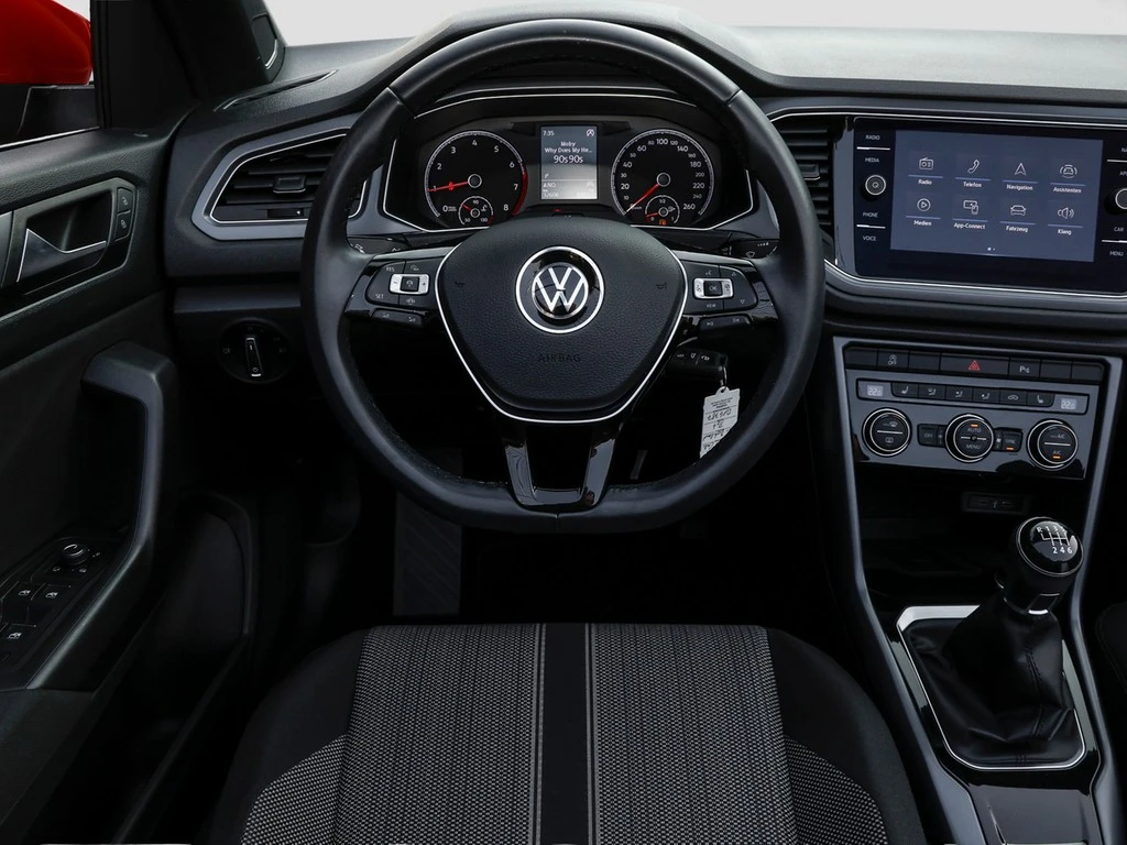 Volkswagen-T-Roc-image-12