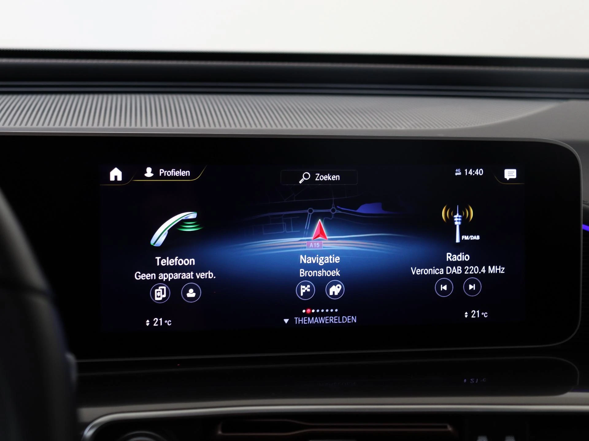 Mercedes-Benz-EQC-image-16