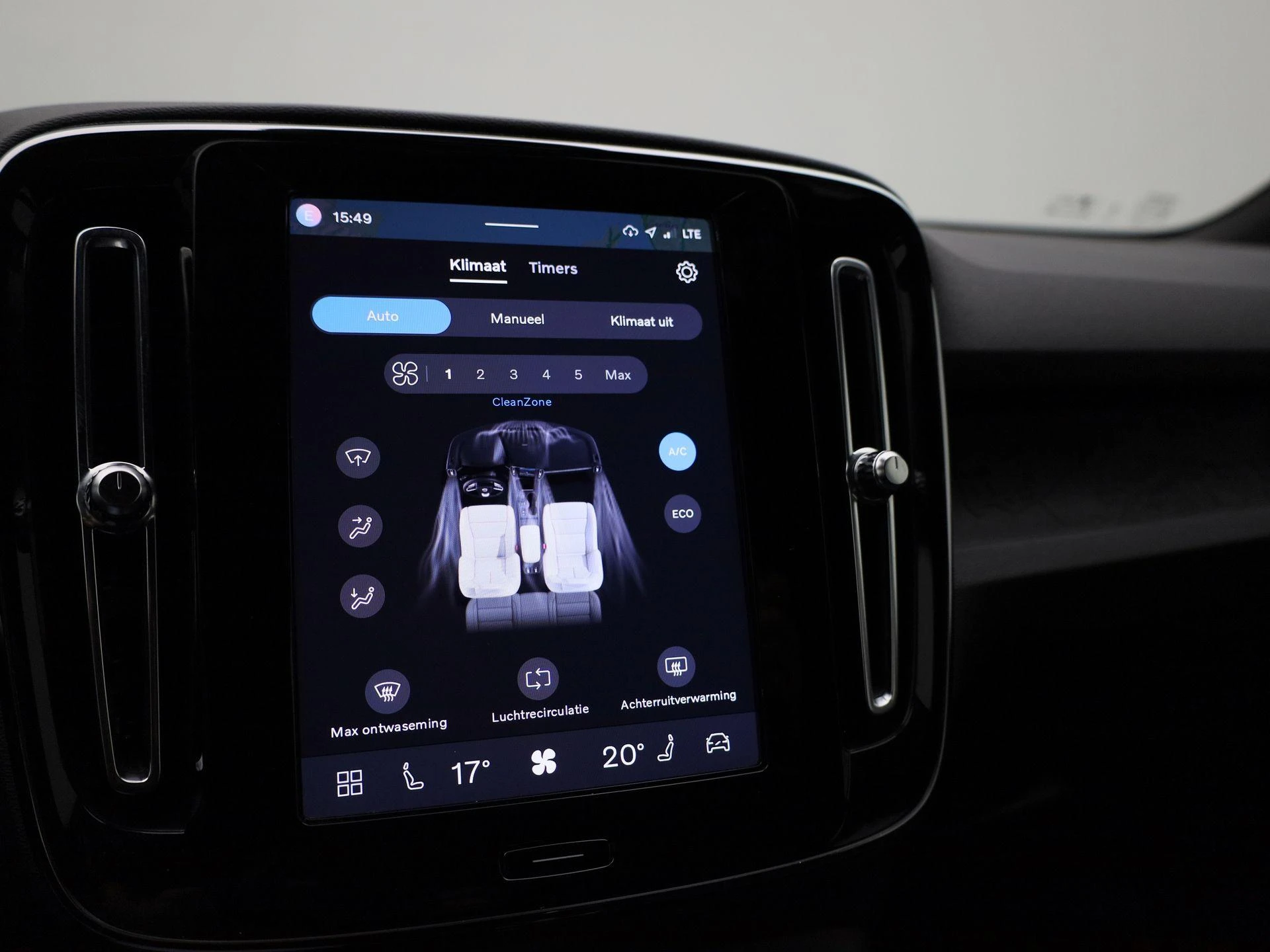 Volvo-XC40-image-23