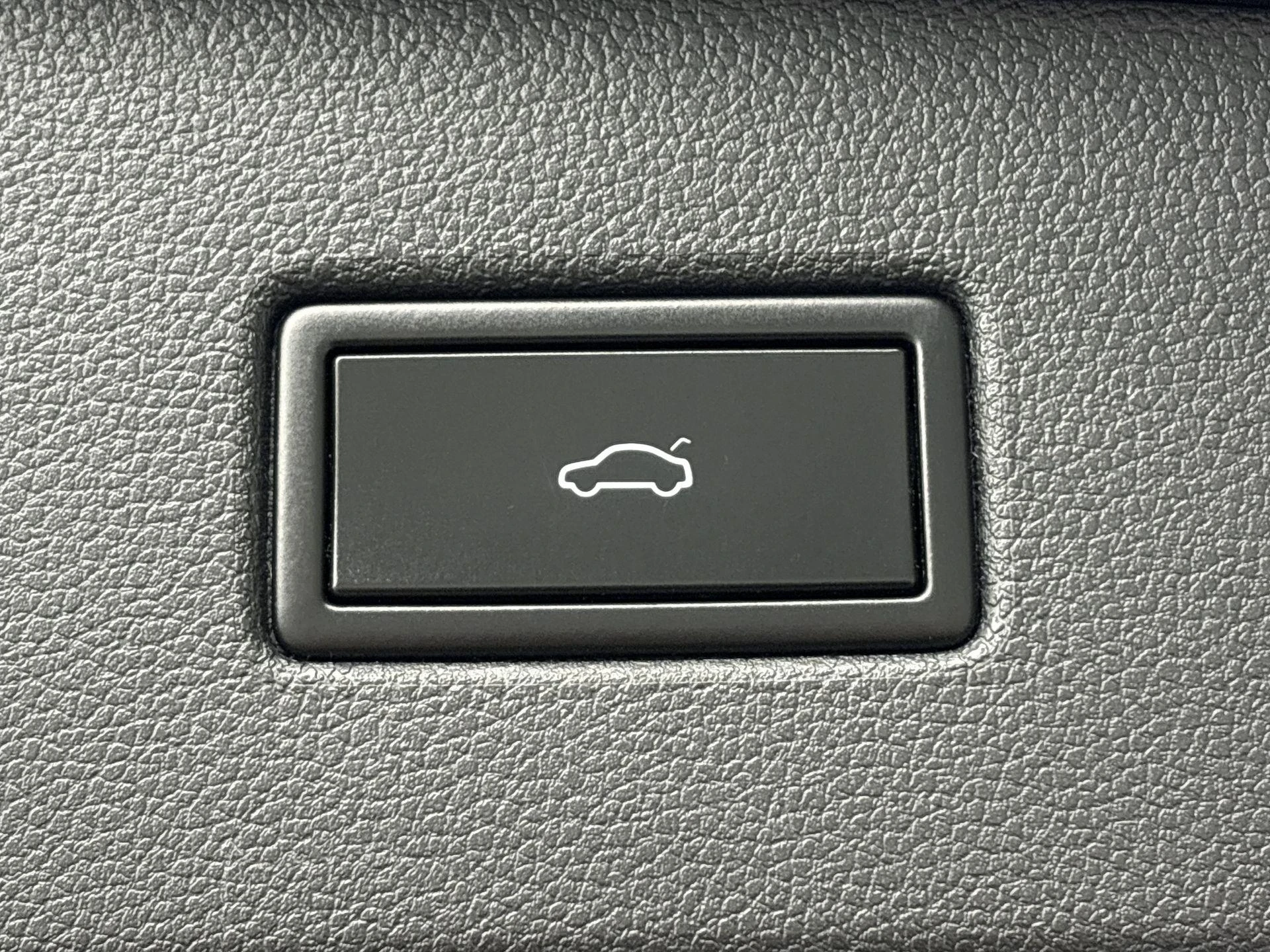 Volkswagen-Tiguan-image-19
