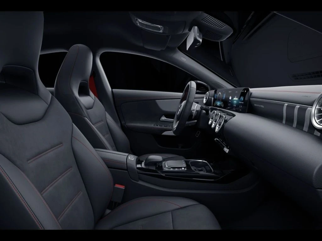 Mercedes-AMG-CLA 35 AMG-image-10