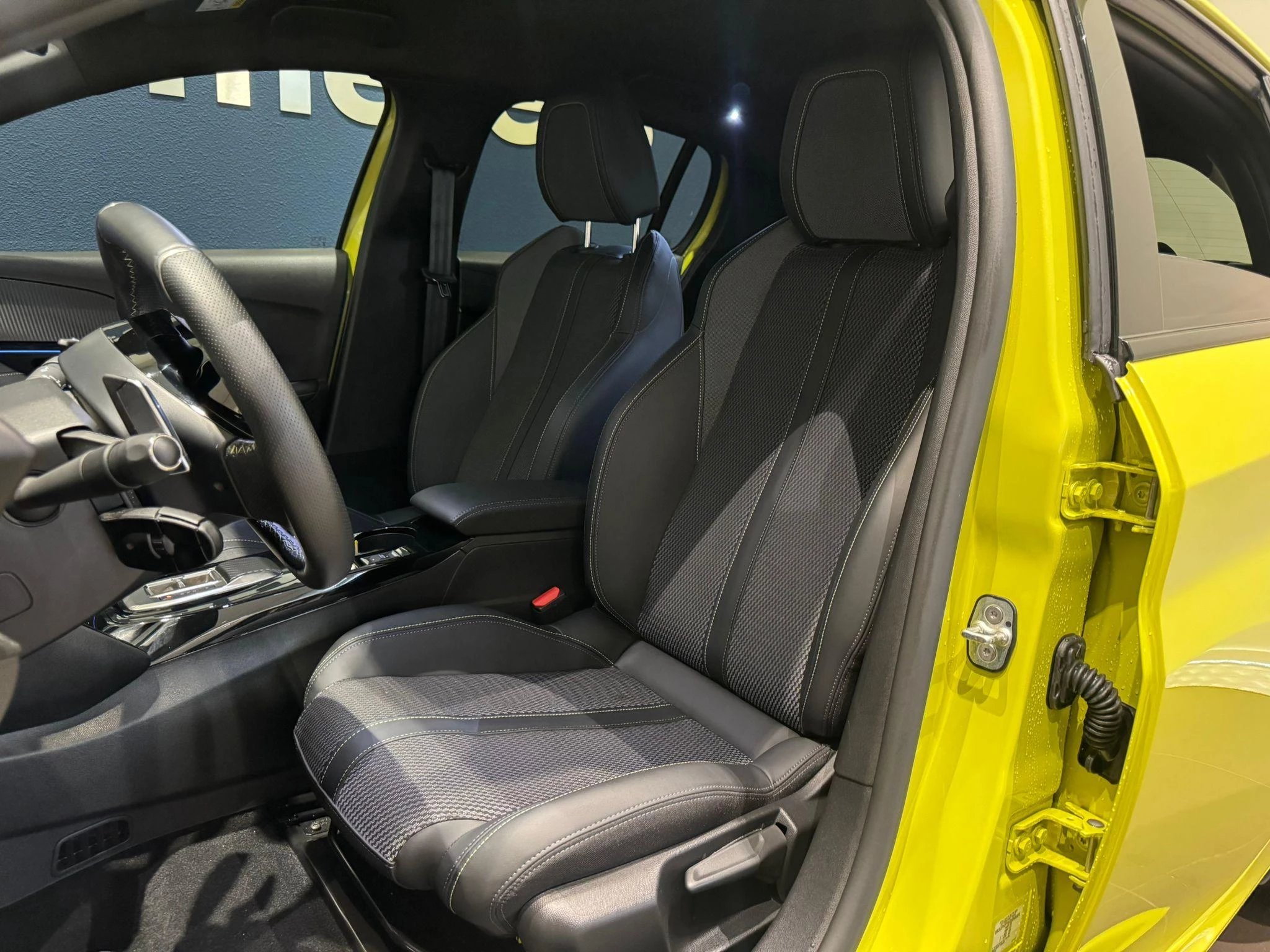 Peugeot-208-image-7