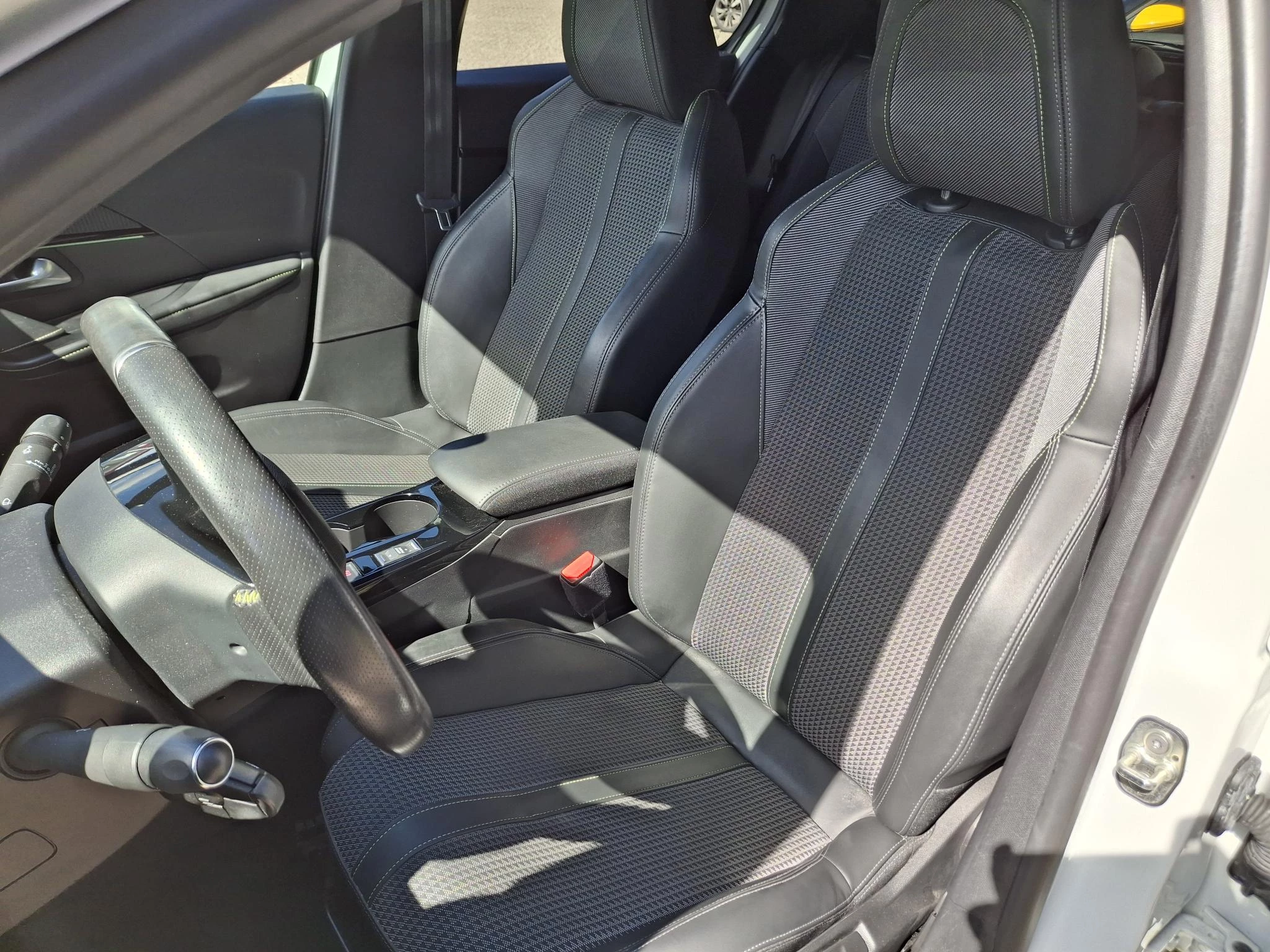 Peugeot-208-image-8