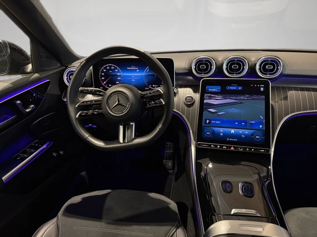 Mercedes-Benz-C-Klasse 300-image-10