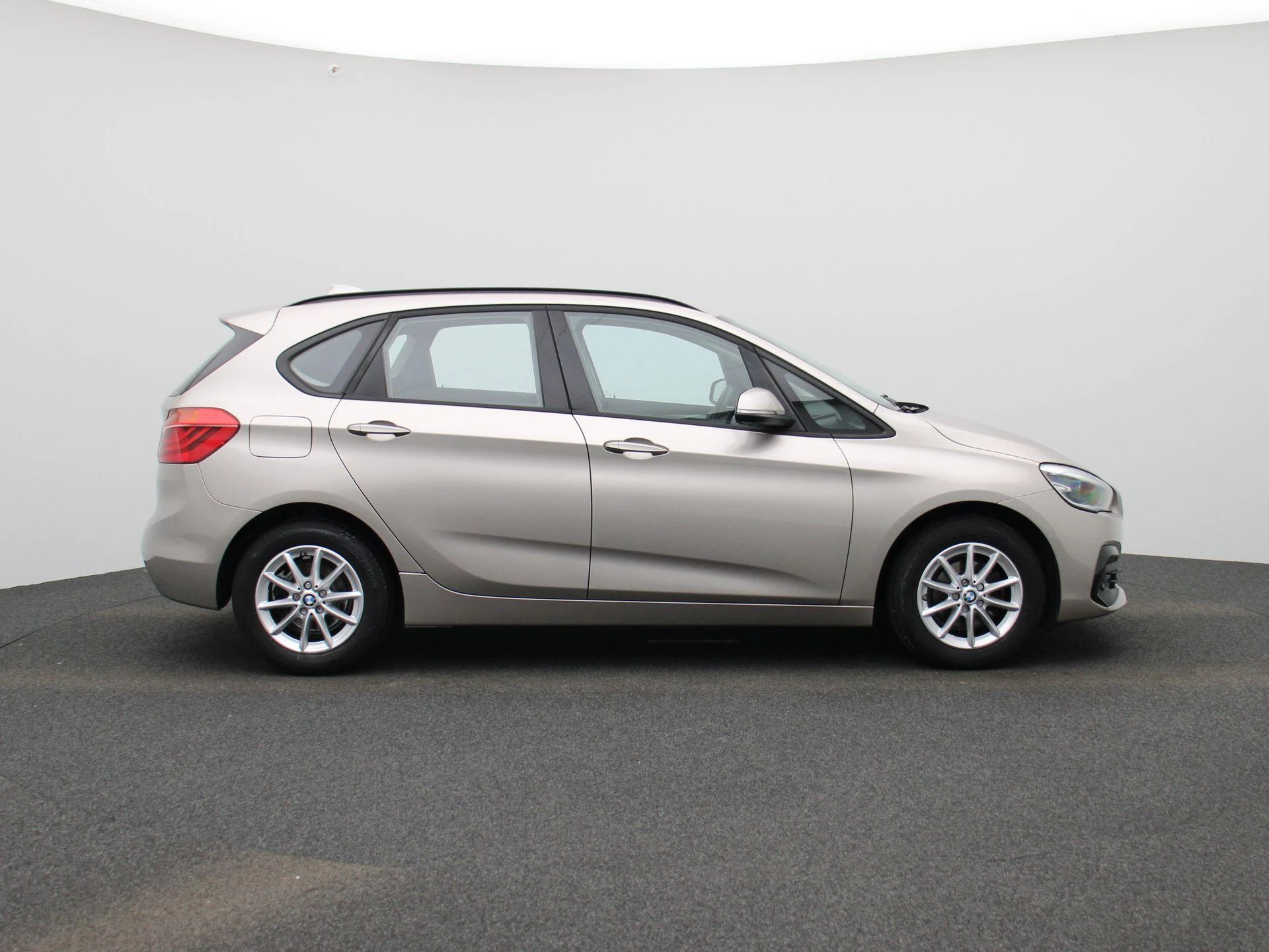 BMW-2 Reeks-image-5