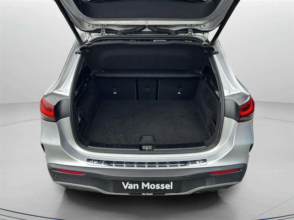 Mercedes-Benz-EQA-image-23