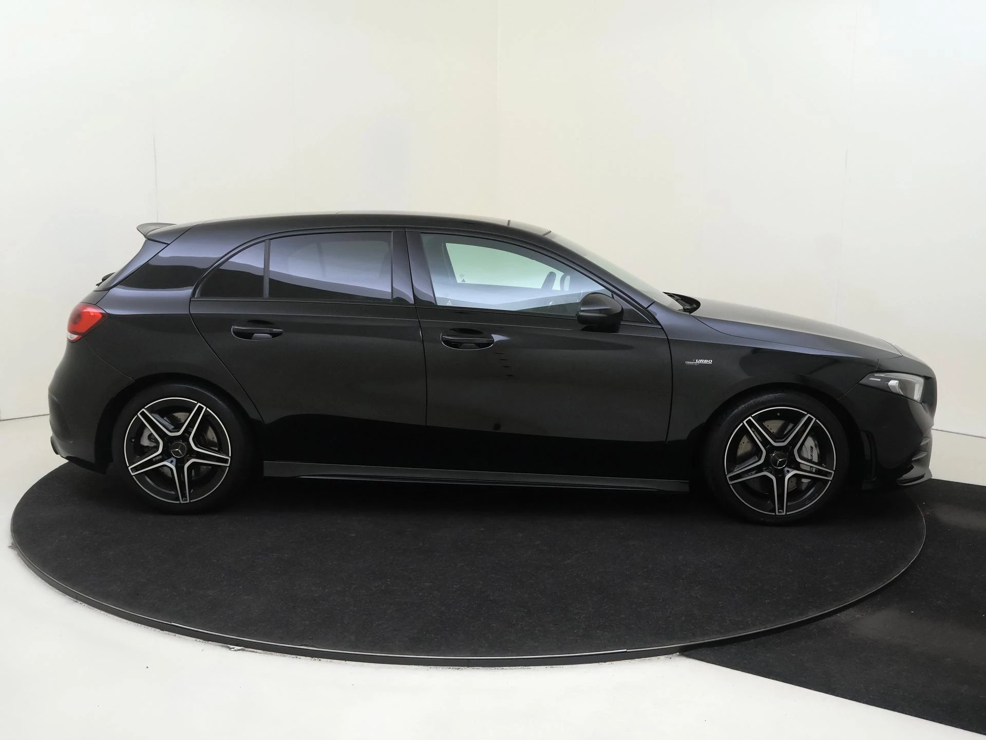 Mercedes-Benz A-Klasse AMG 35 4MATIC Edition 1