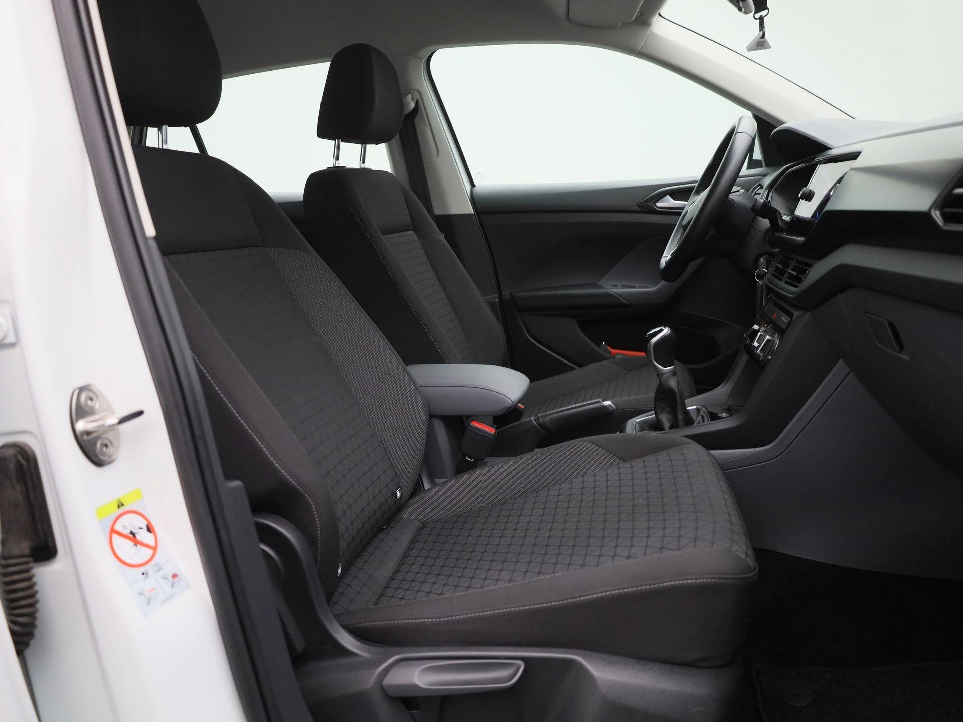Volkswagen-T-Cross-image-30