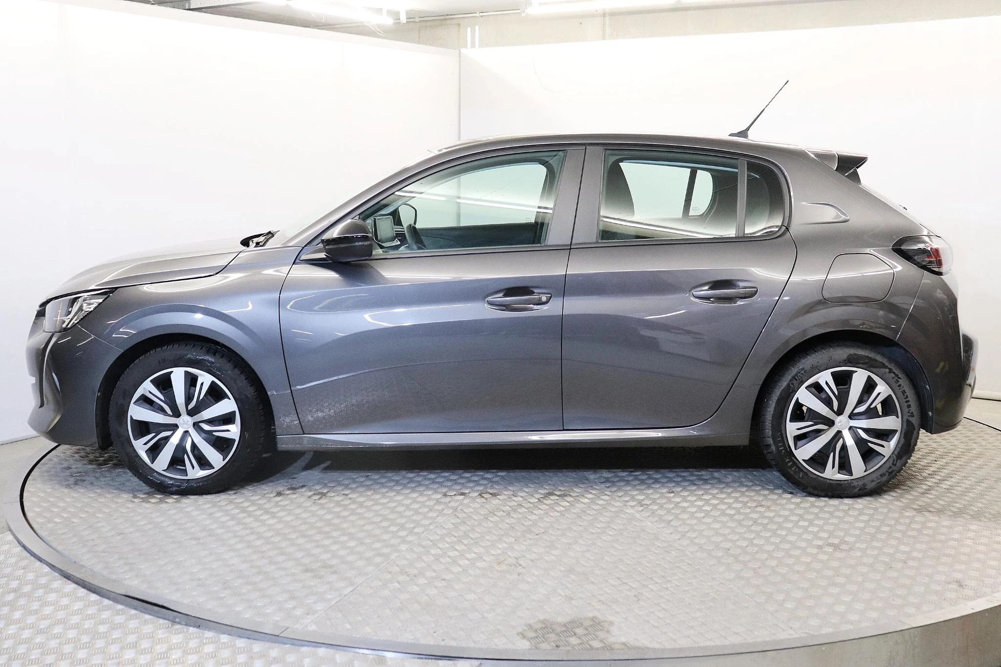 Peugeot-208-image-2