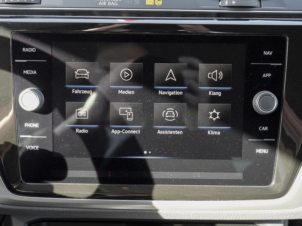 Volkswagen Touran 2.0 TDI DSG Comfort 7-Sitzer *LED*AHK*Navi*App-Con*Massage*PDC*Climatronic*Sitzhzg*