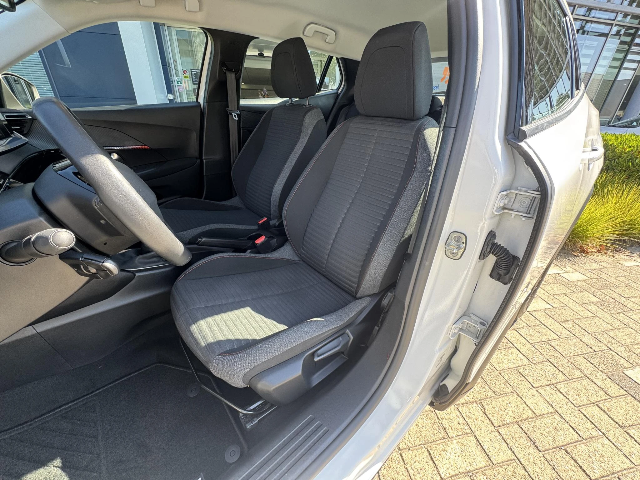 Peugeot-2008-image-16