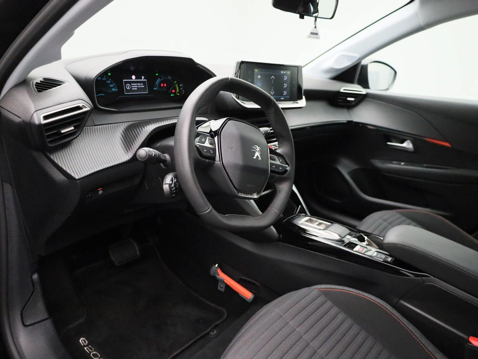 Peugeot-e-208-image-27