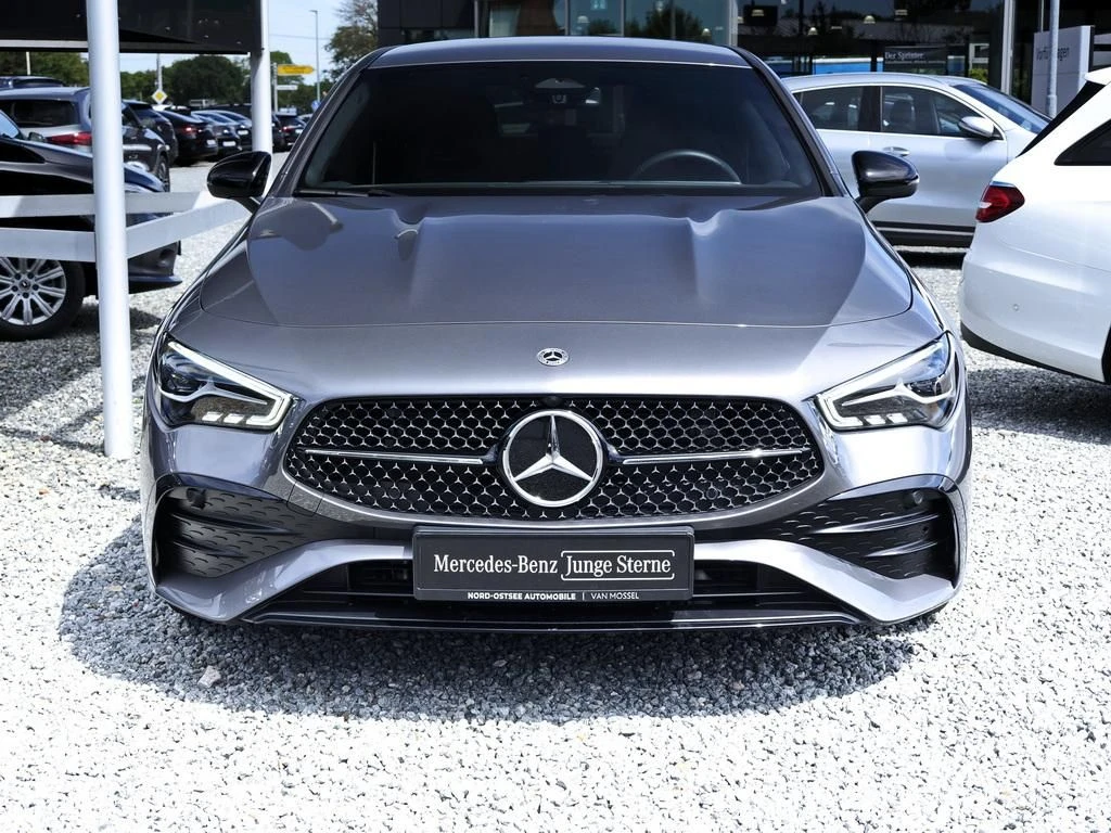 Mercedes-Benz-CLA 200-image-3
