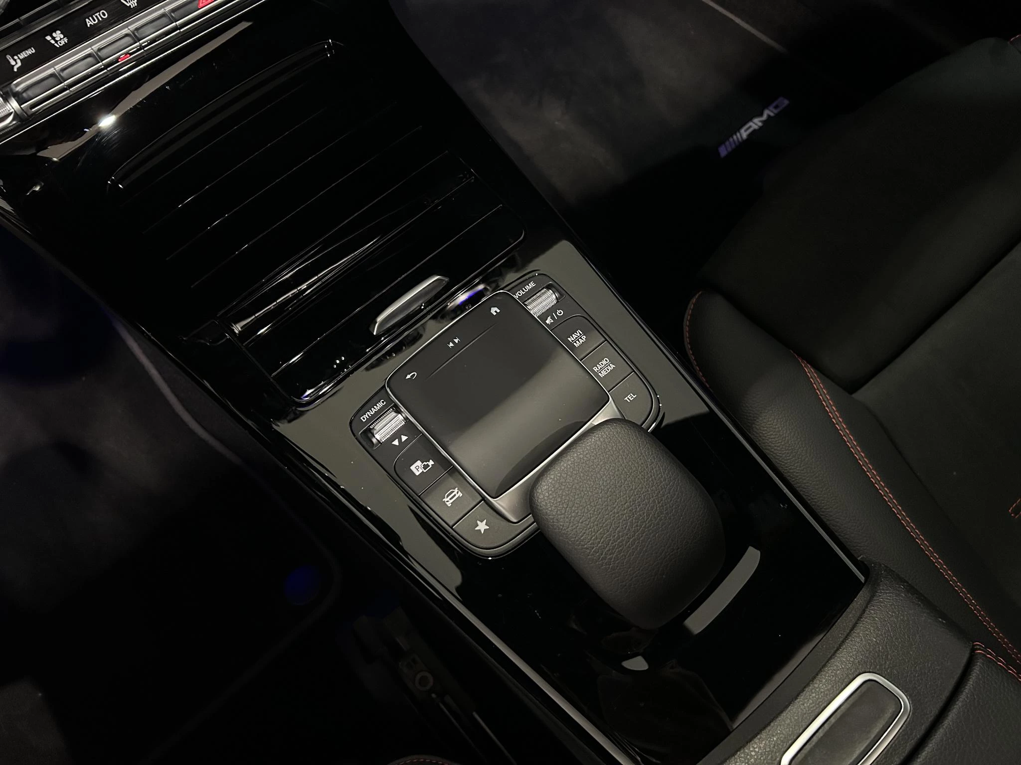Mercedes-Benz CLA 250 AMG Line Shooting Brake + 224 PK + PANO DAK + MULTIBEAM LED + CAMERA +