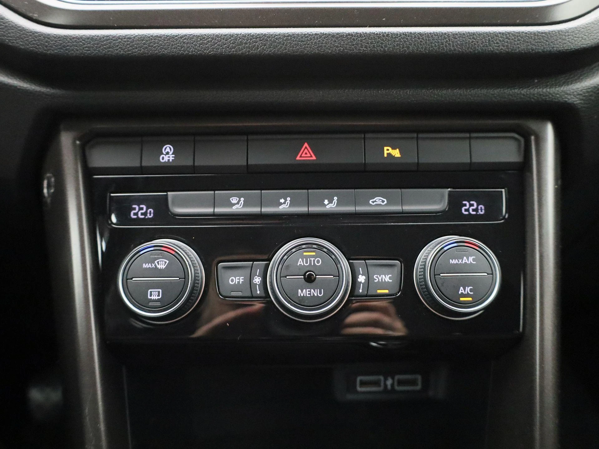 Volkswagen-T-Roc-image-16