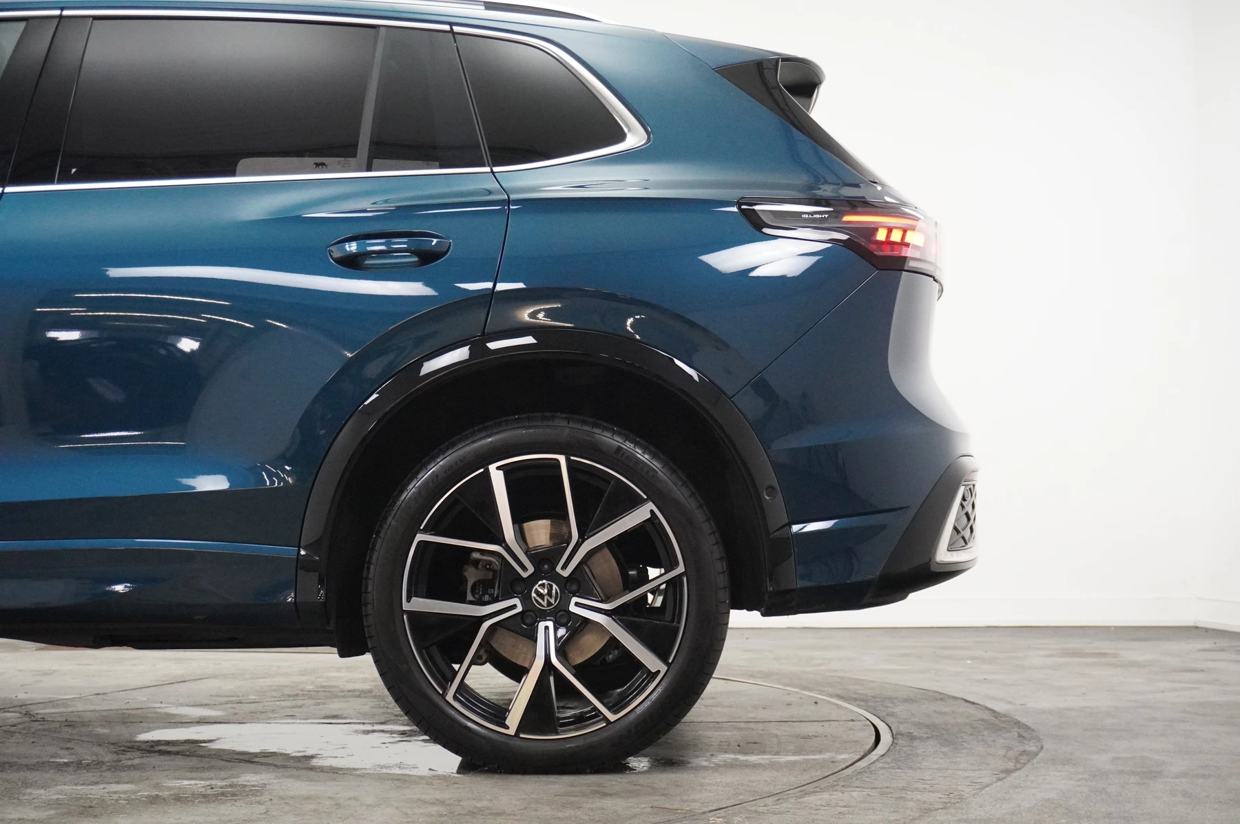 Volkswagen-Tiguan-image-59