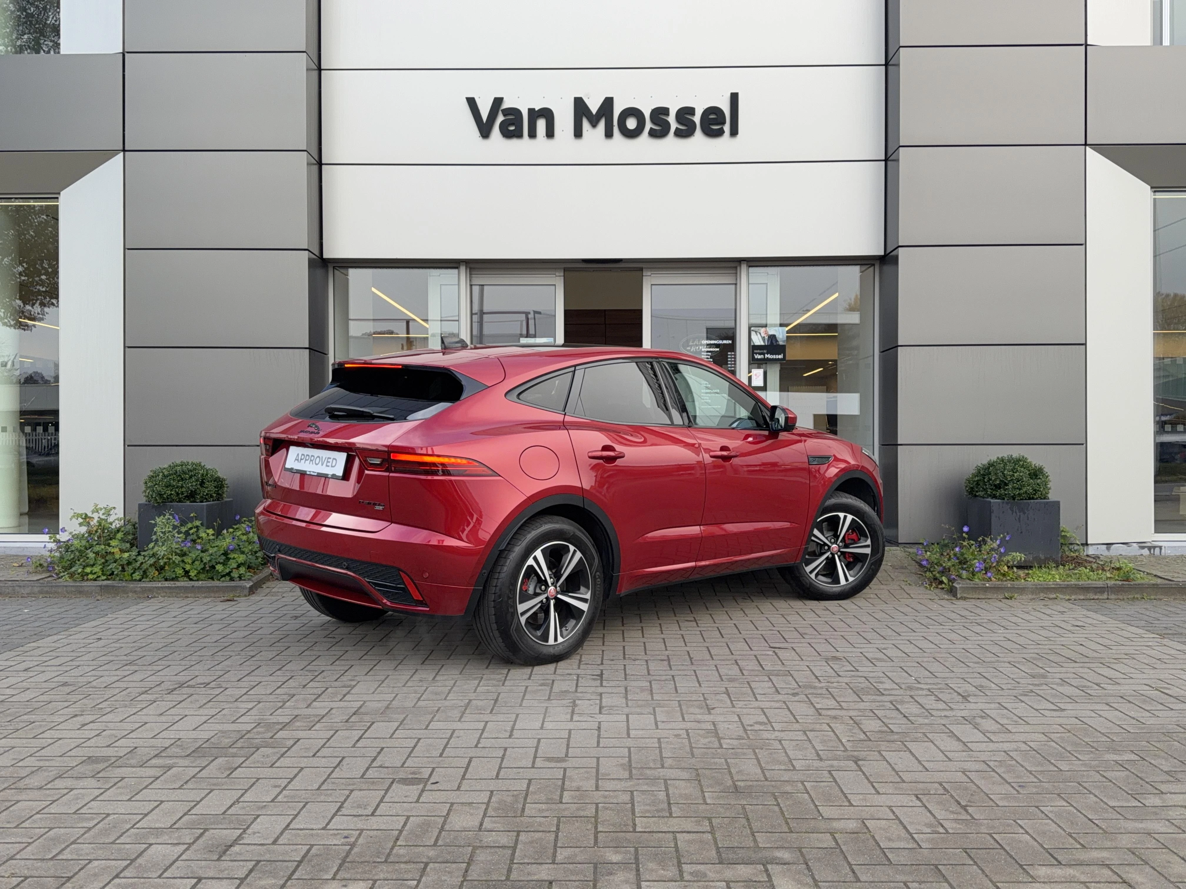 Jaguar-E-PACE-image-4