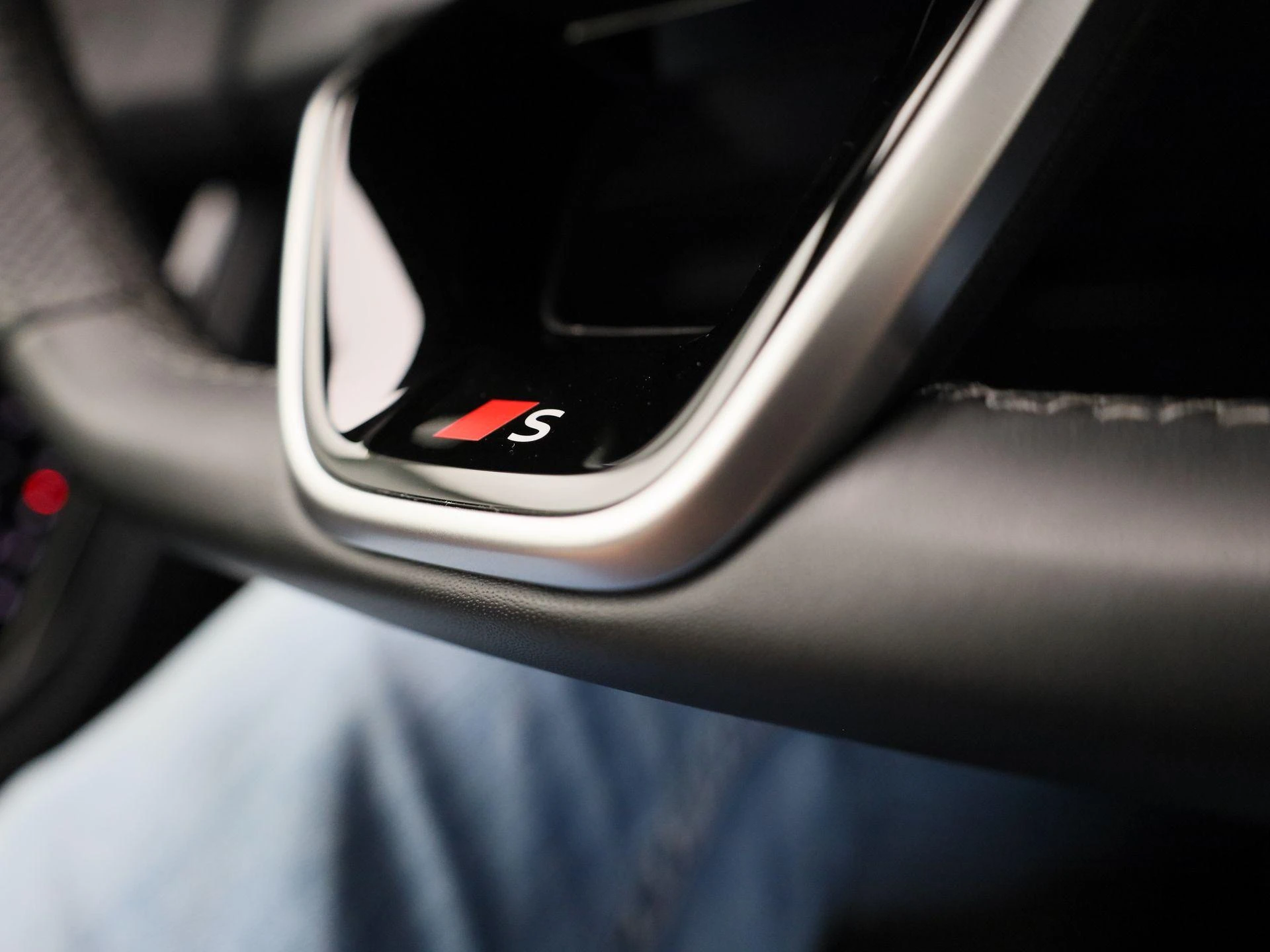 Audi-Q6 e-tron-image-32