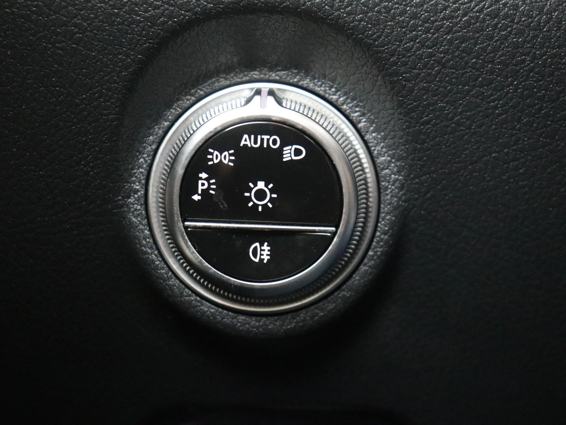 Mercedes-Benz-C-Klasse-image-28