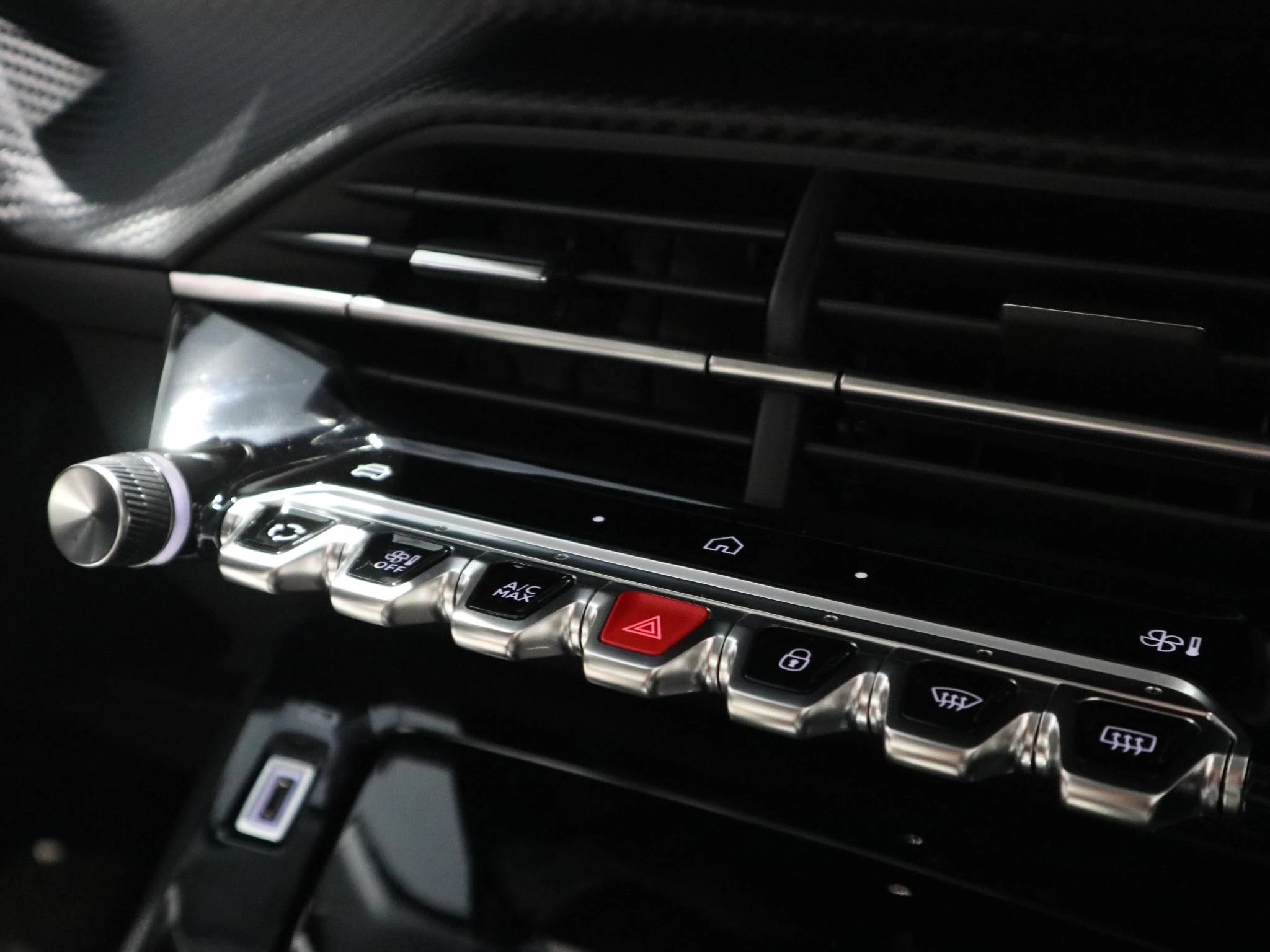 Peugeot-e-208-image-17