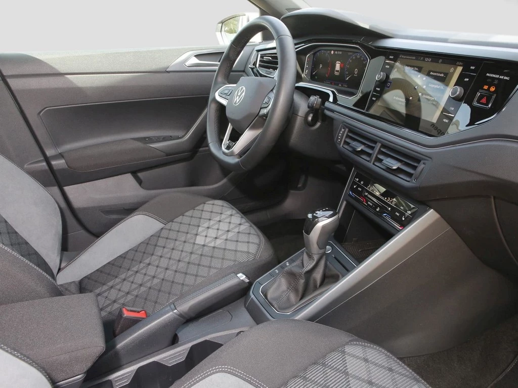 Volkswagen Polo 1.0 TSI DSG R-Line 17" LM NAVI RFK PANO LED VC