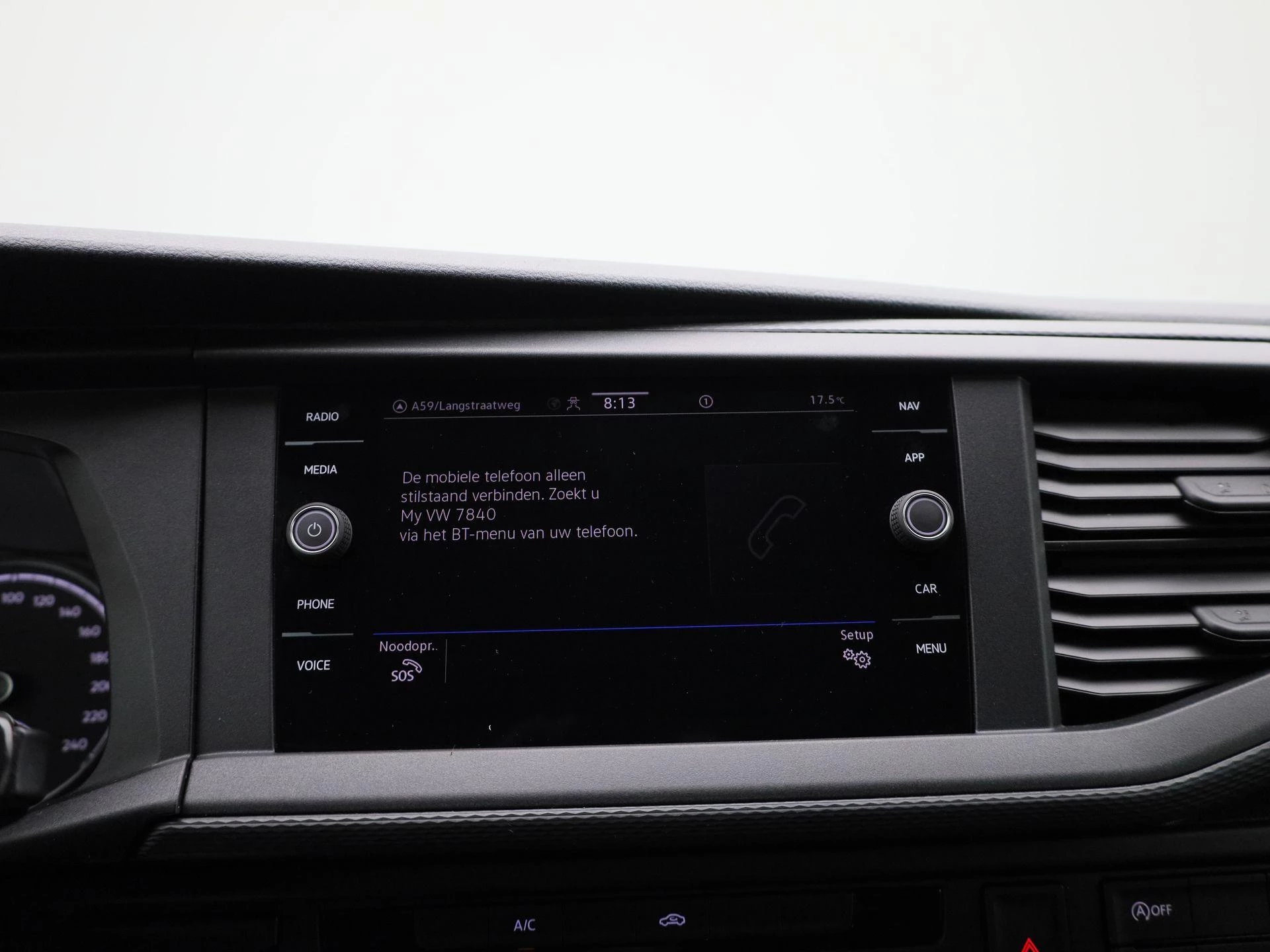 Volkswagen-Transporter-image-24