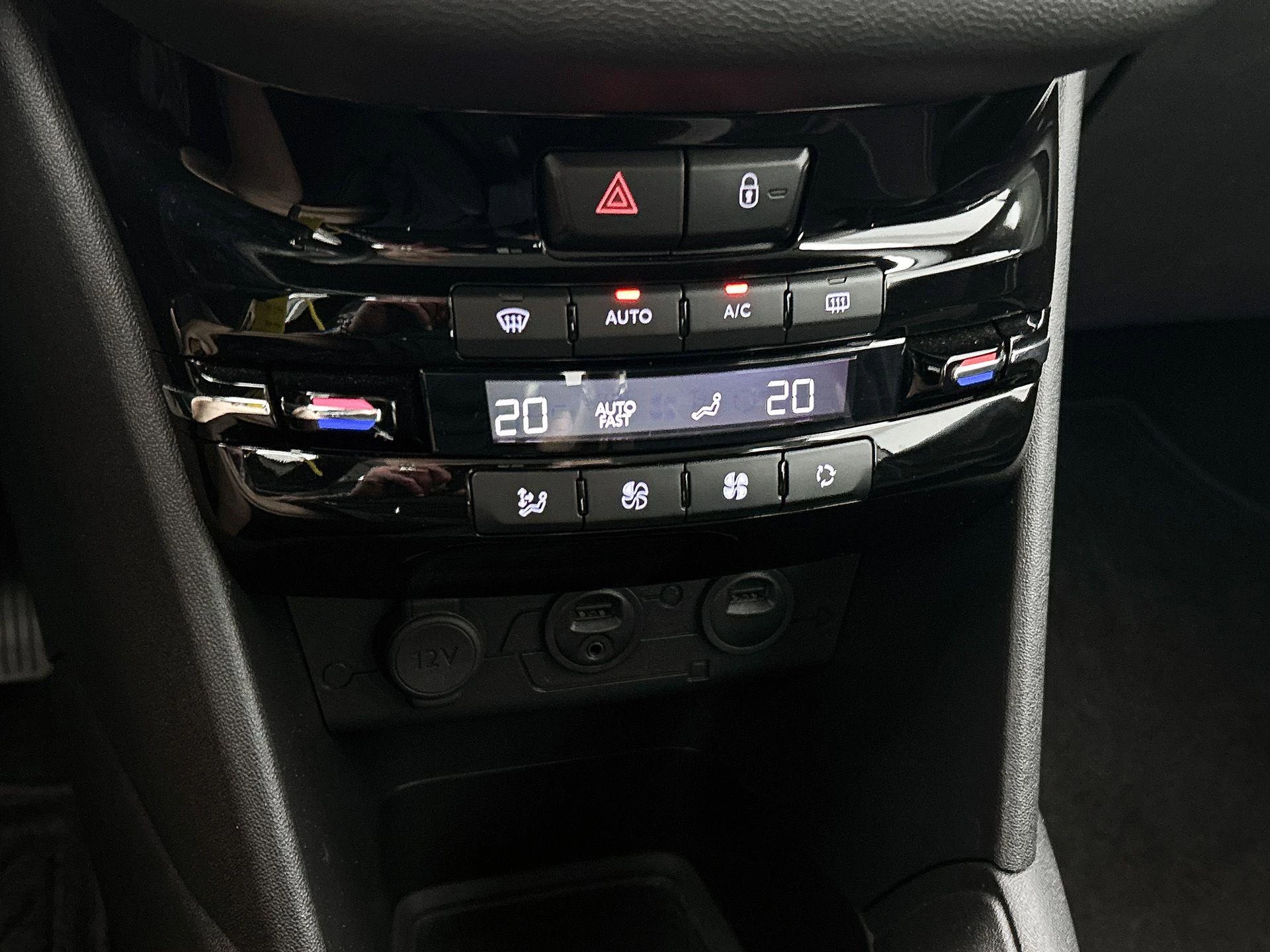 Peugeot-208-image-17