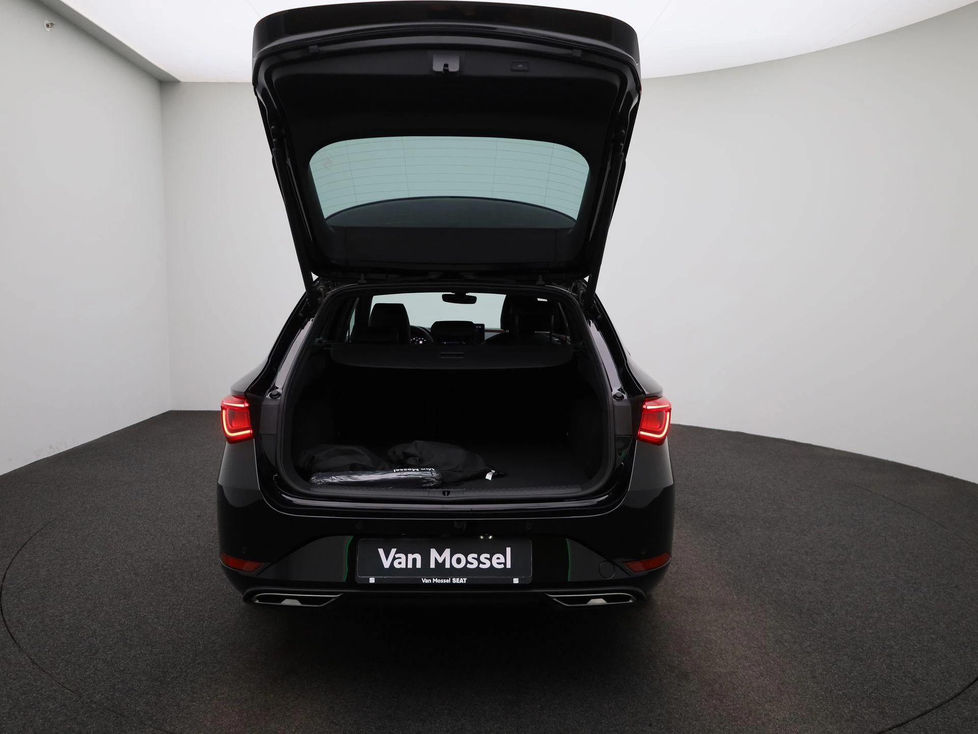 SEAT Leon Sportstourer 1.5 TSI e-Hybrid FR Business