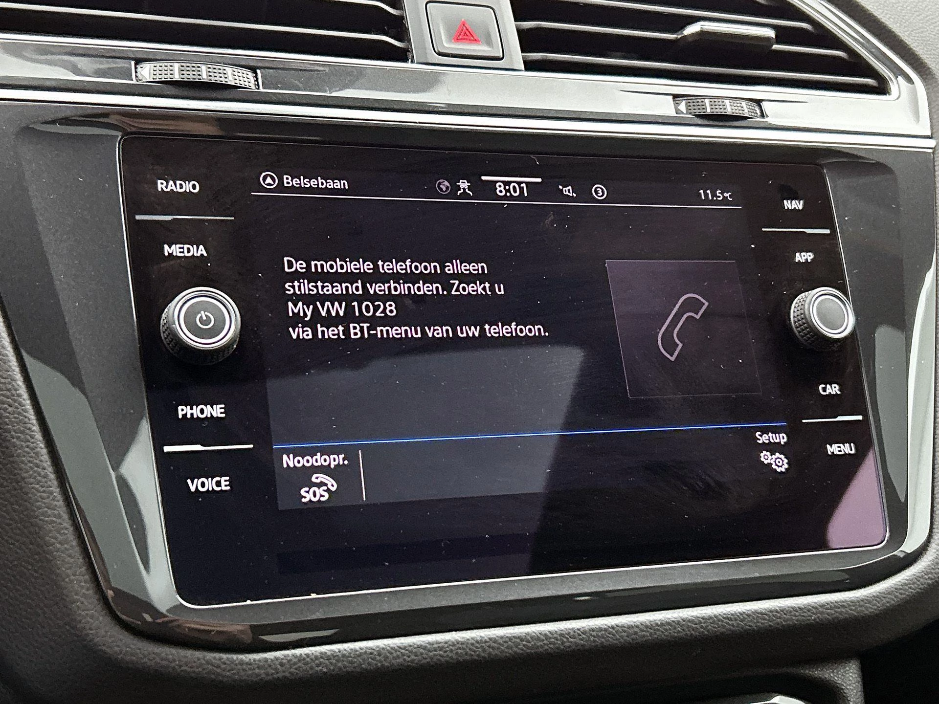 Volkswagen-Tiguan-image-12