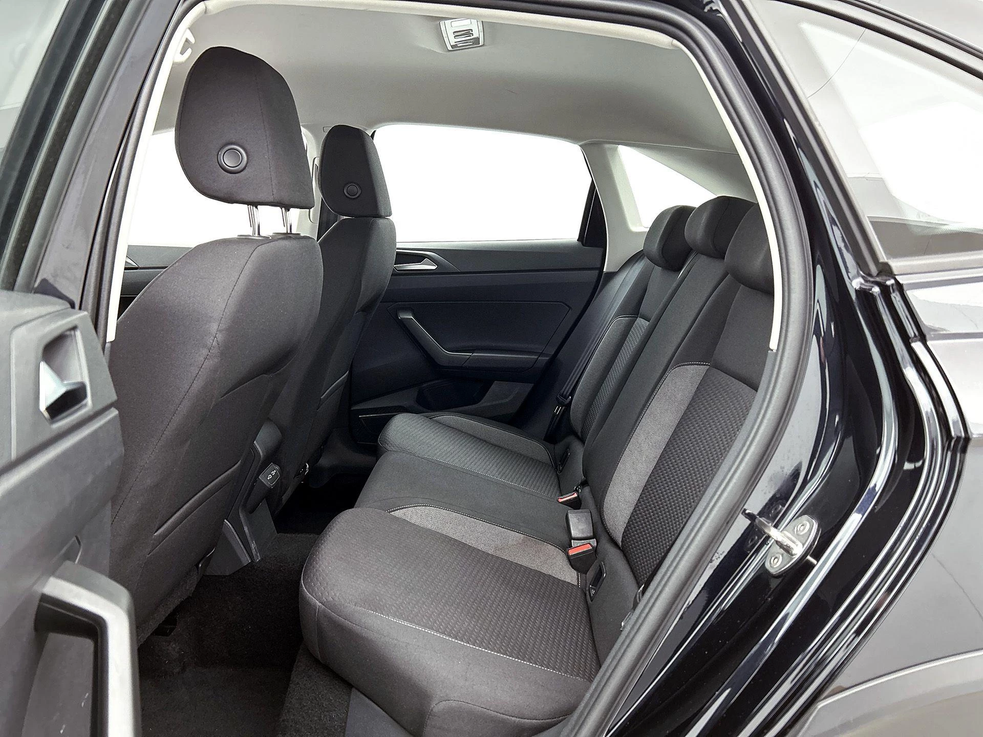Volkswagen-Taigo-image-25