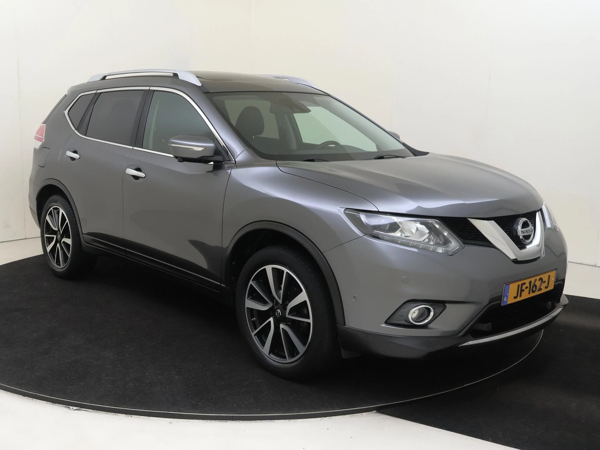 Nissan-X-Trail-image-1