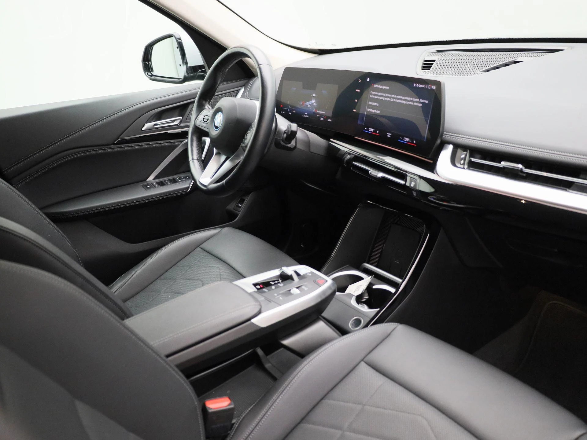 BMW-iX1-image-36