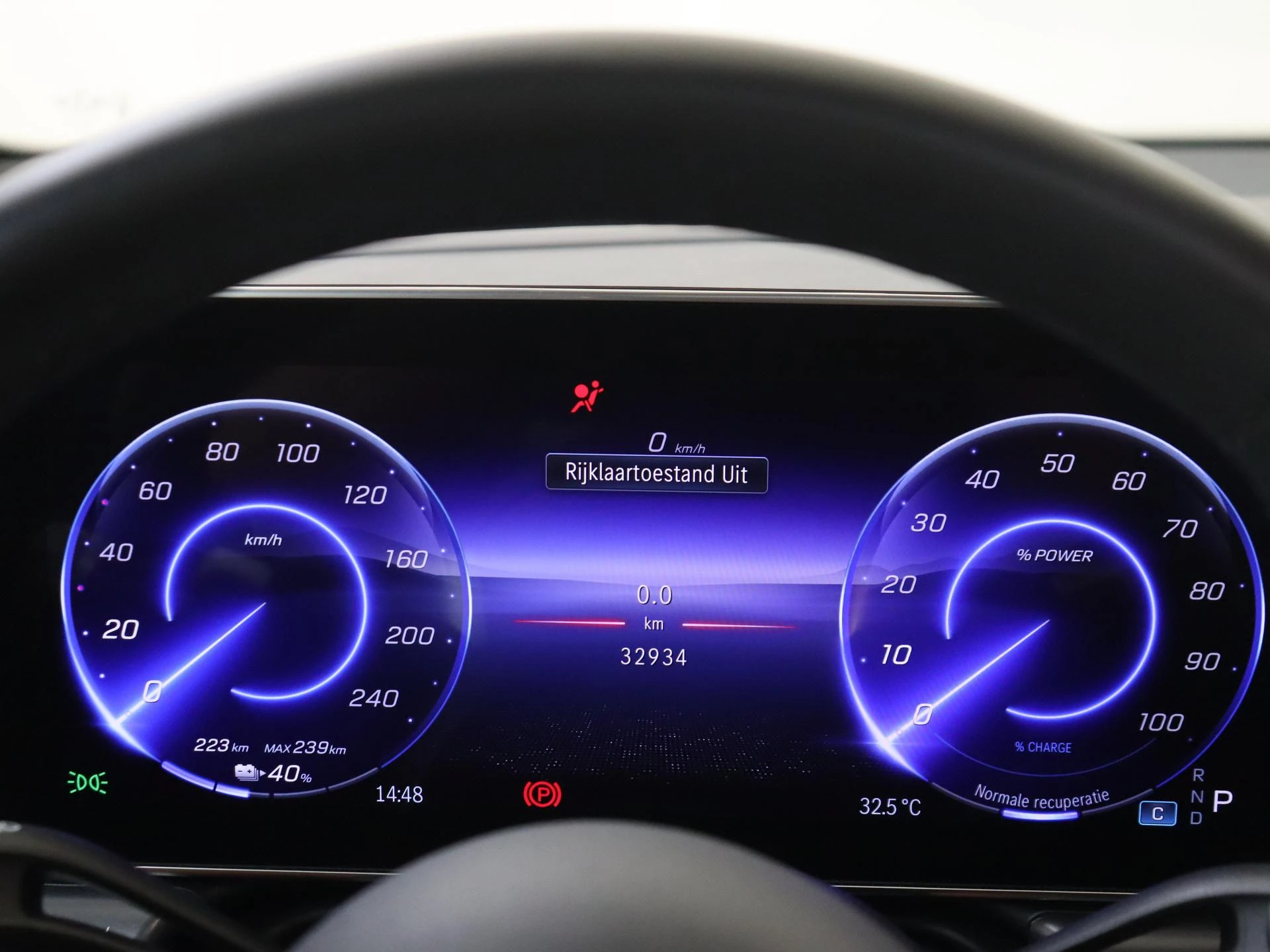 Mercedes-Benz-EQS-image-11