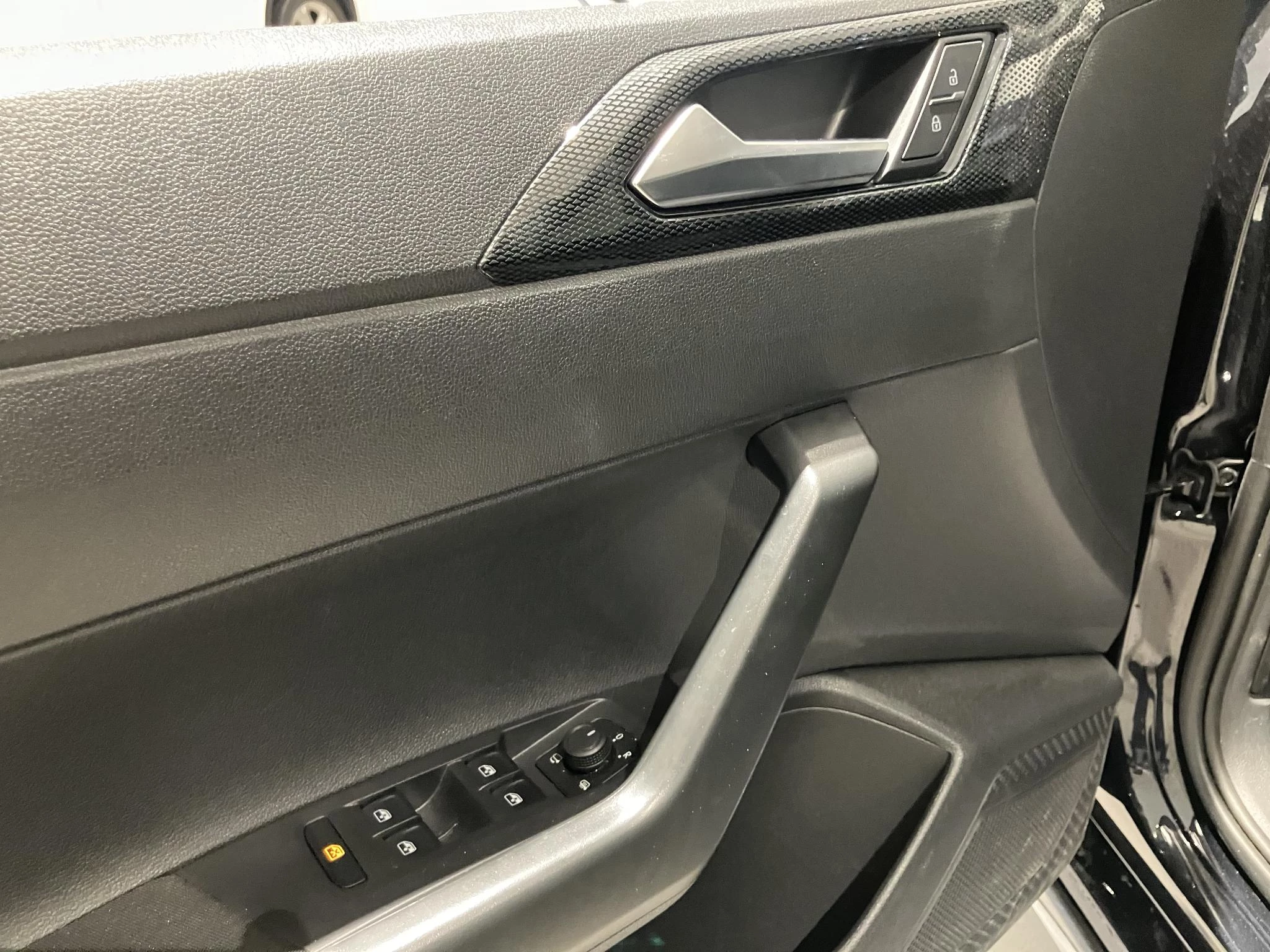 Volkswagen-Taigo-image-11