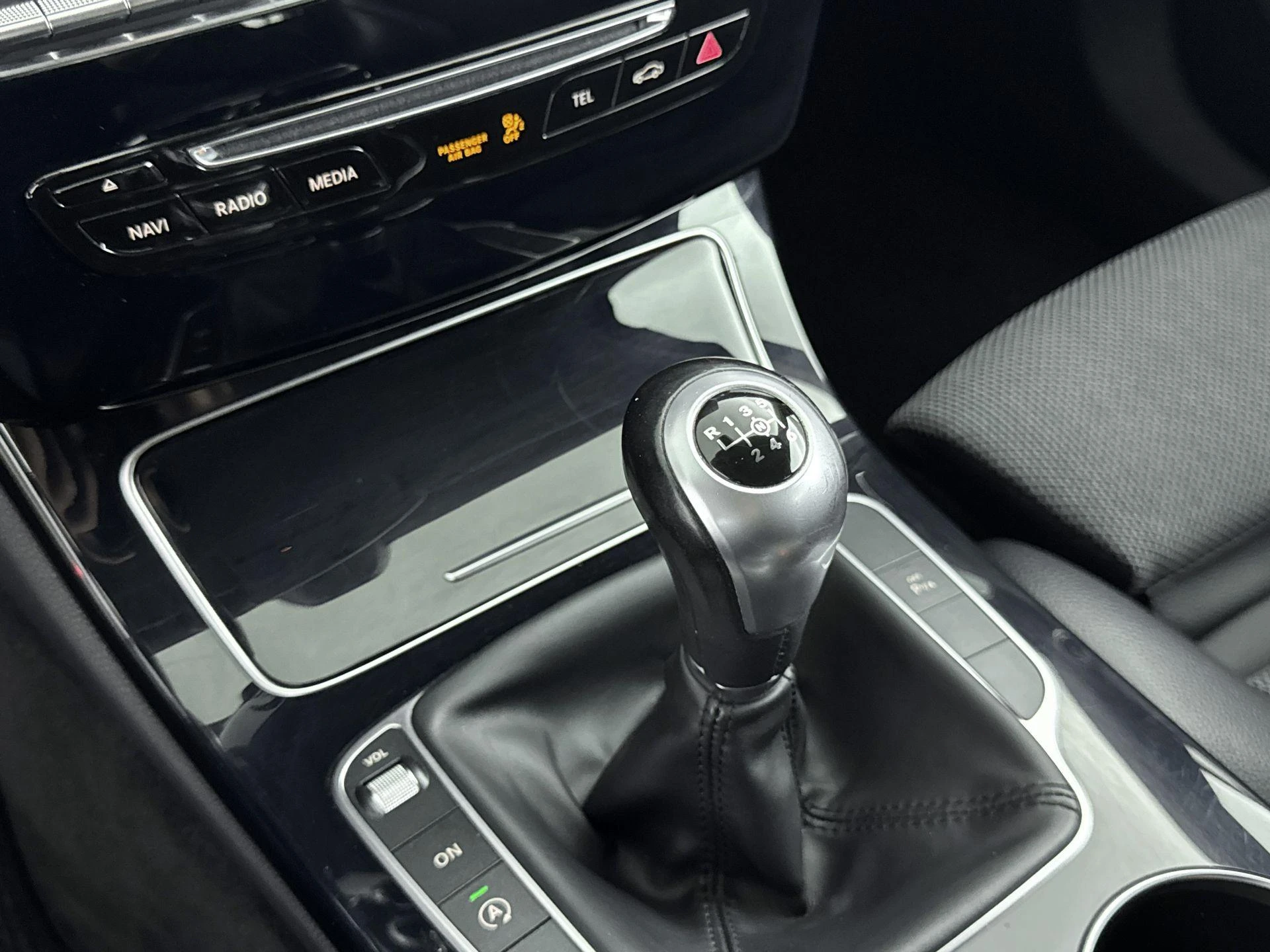 Mercedes-Benz-C-Klasse-image-22