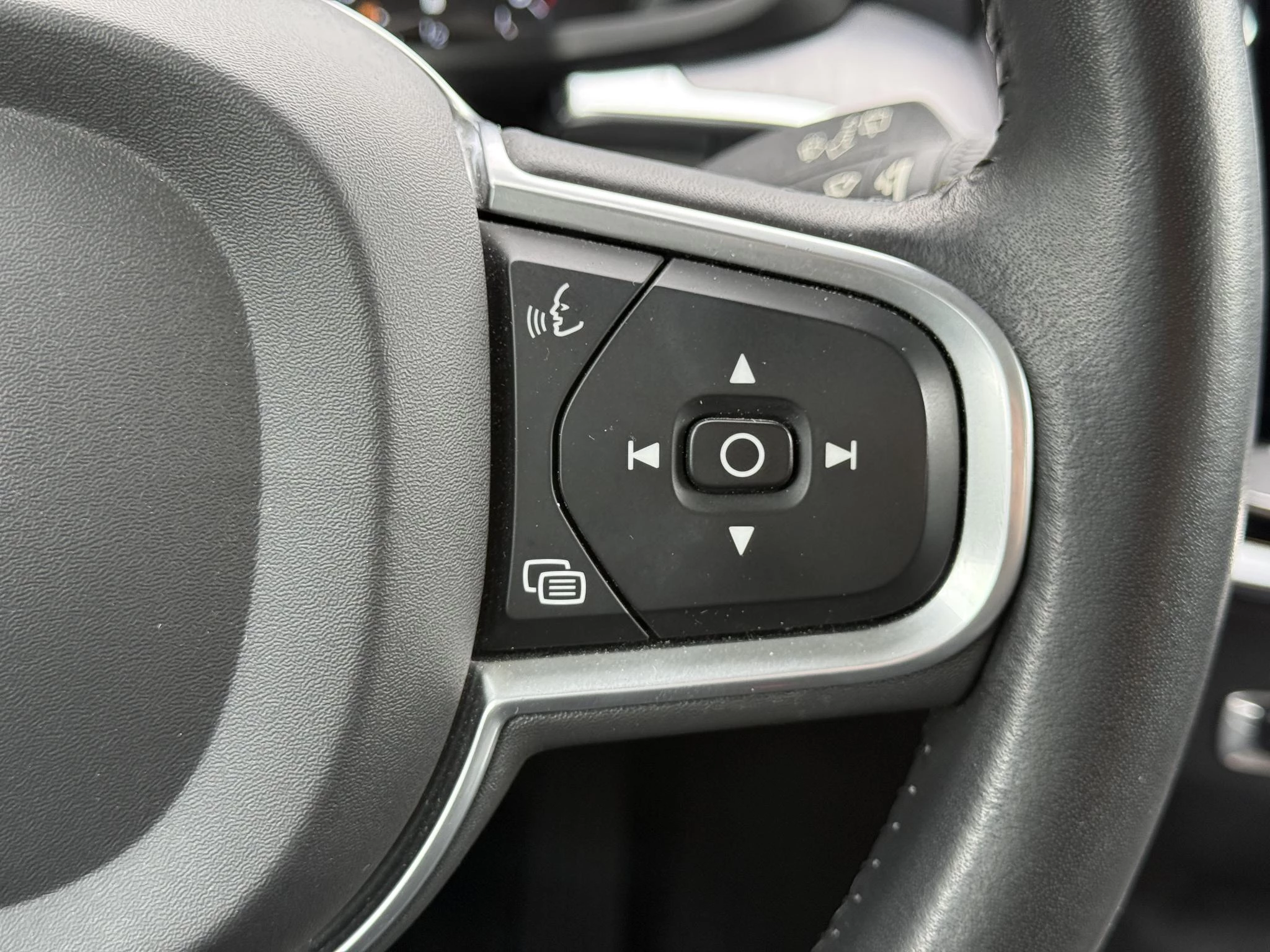 Volvo V60 B3 Momentum Advantage