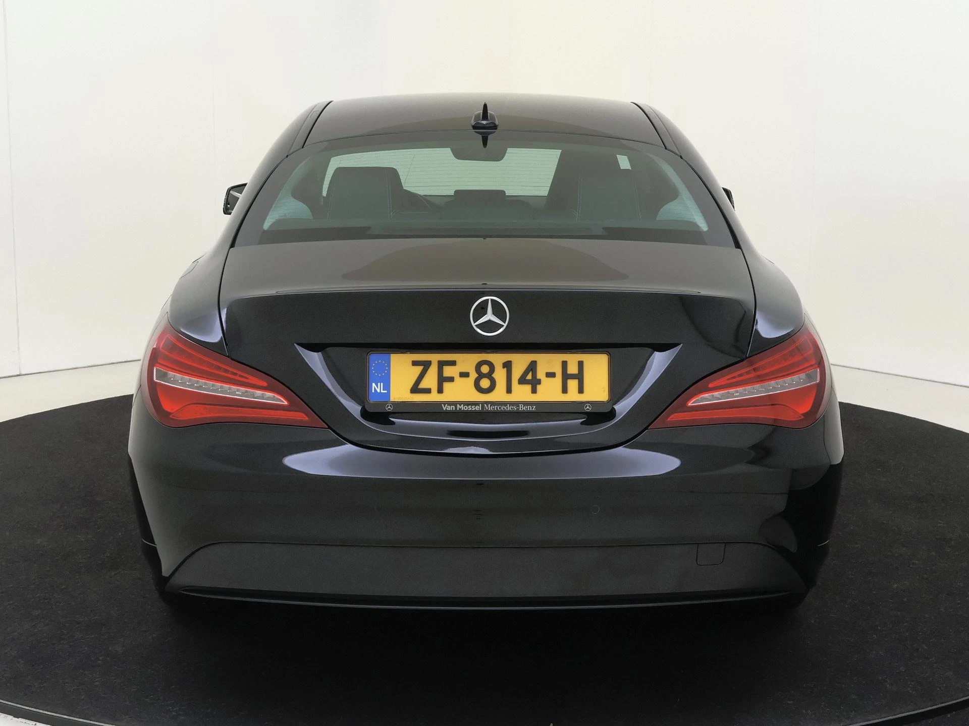 Mercedes-Benz-CLA-image-6