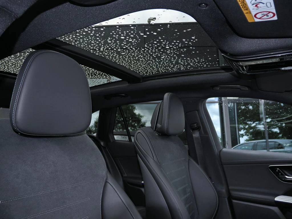 Mercedes-Benz-GLC 220 d-image-14