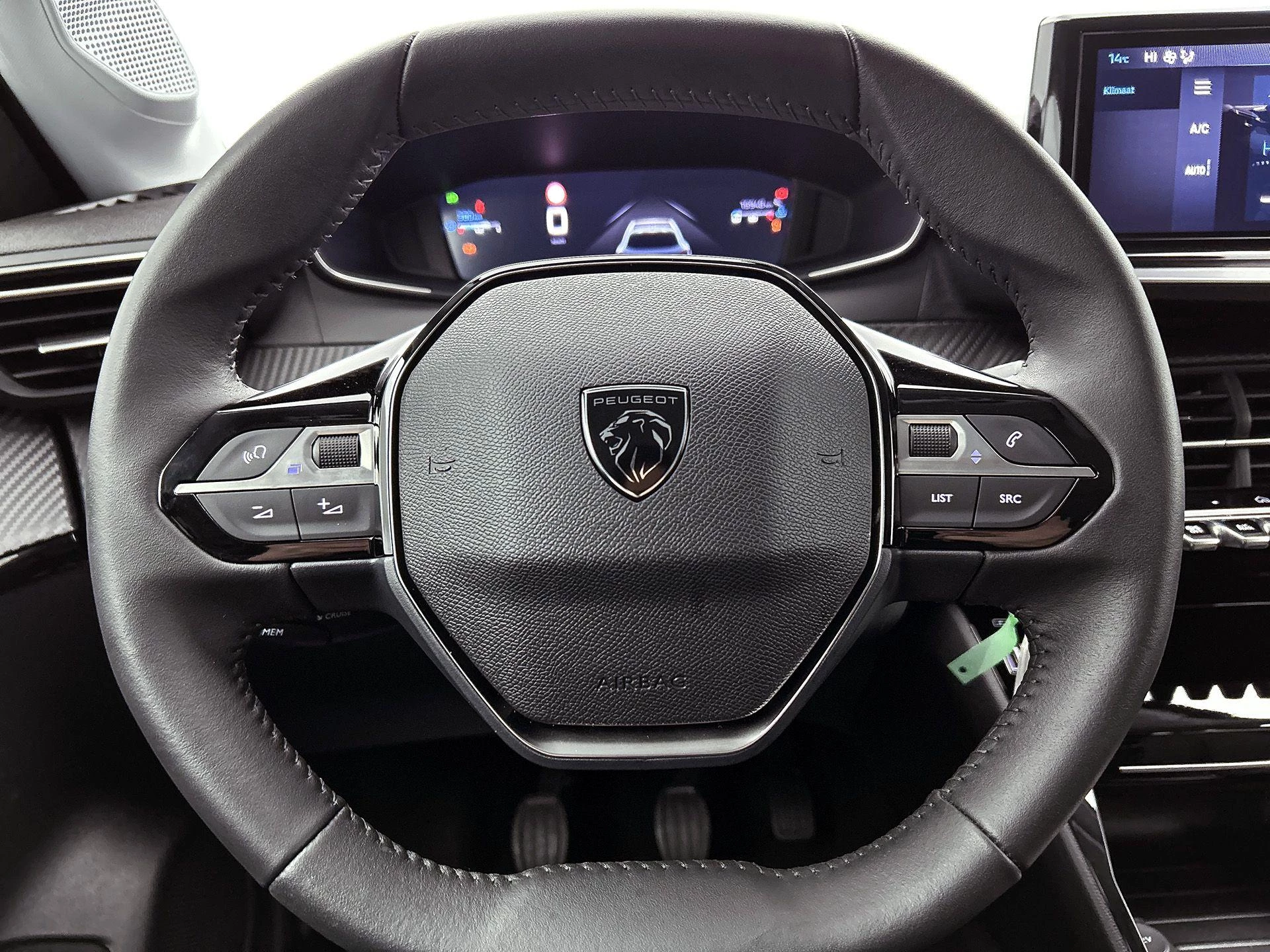 Peugeot-208-image-24