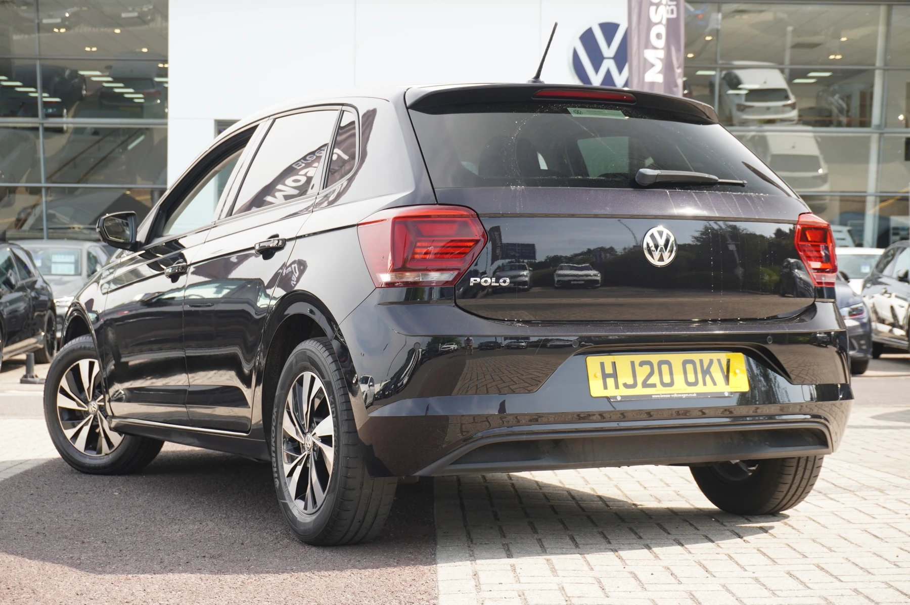 Volkswagen-Polo-image-2