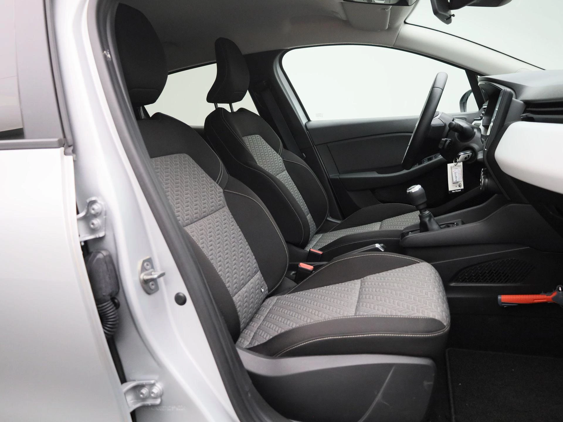 Renault-Clio-image-28