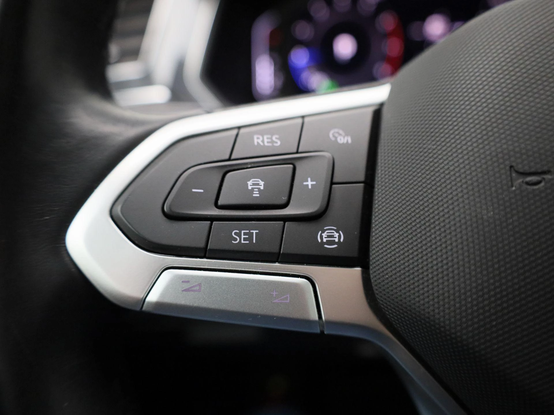 Volkswagen-Tiguan Allspace-image-19