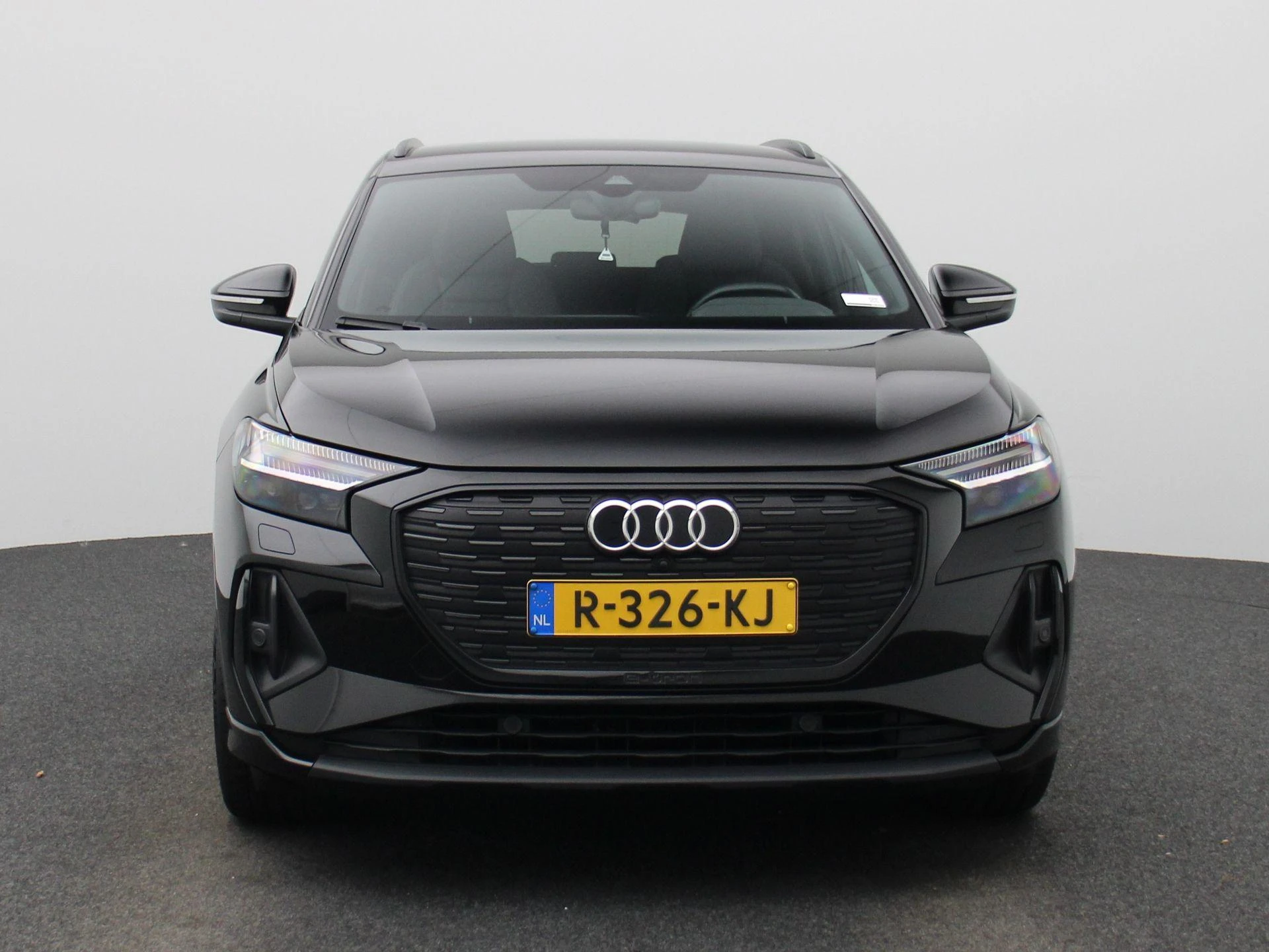Audi-Q4 e-tron-image-2