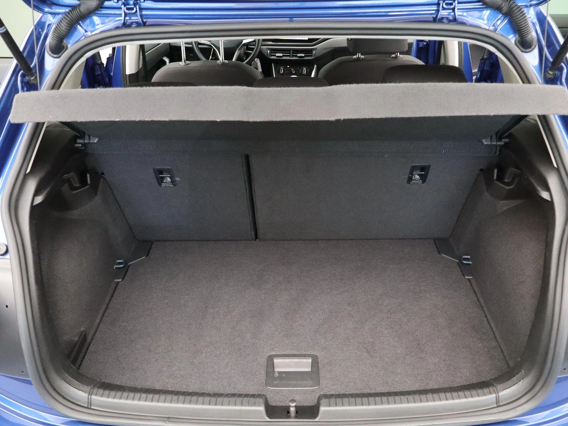 Volkswagen-Polo-image-29