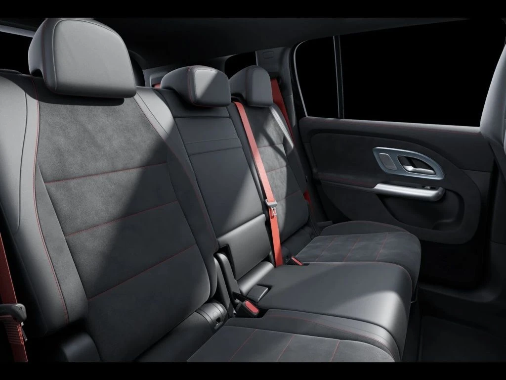 Mercedes-Benz-GLB 350-image-10